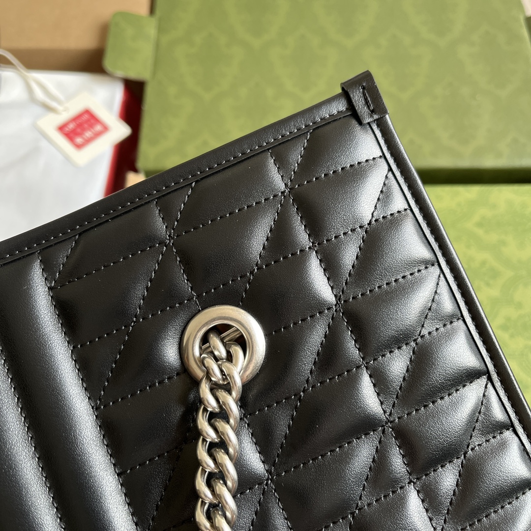 Gucci Bag Collection crafted with premium materials and signature design 3