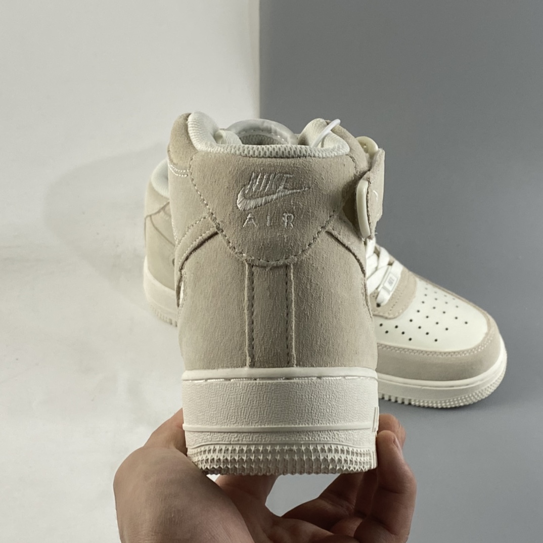 P200  NIKE Air Force 1 Mid 空军一号中帮休闲板鞋CW7584-200