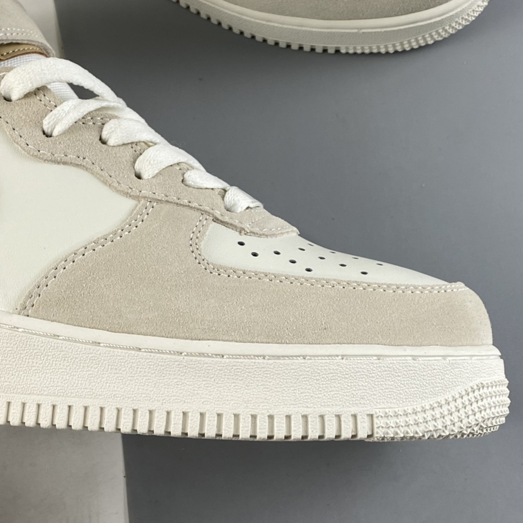 P200  NIKE Air Force 1 Mid 空军一号中帮休闲板鞋CW7584-200