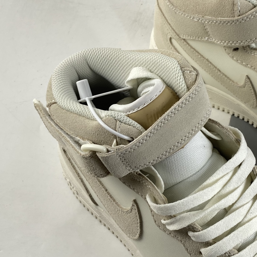 P200  NIKE Air Force 1 Mid 空军一号中帮休闲板鞋CW7584-200