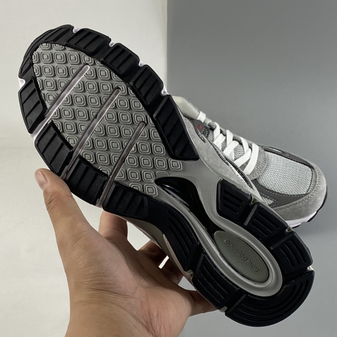 P240  New Balance NB990系列 高端美产复古休闲跑步鞋M990VS4
