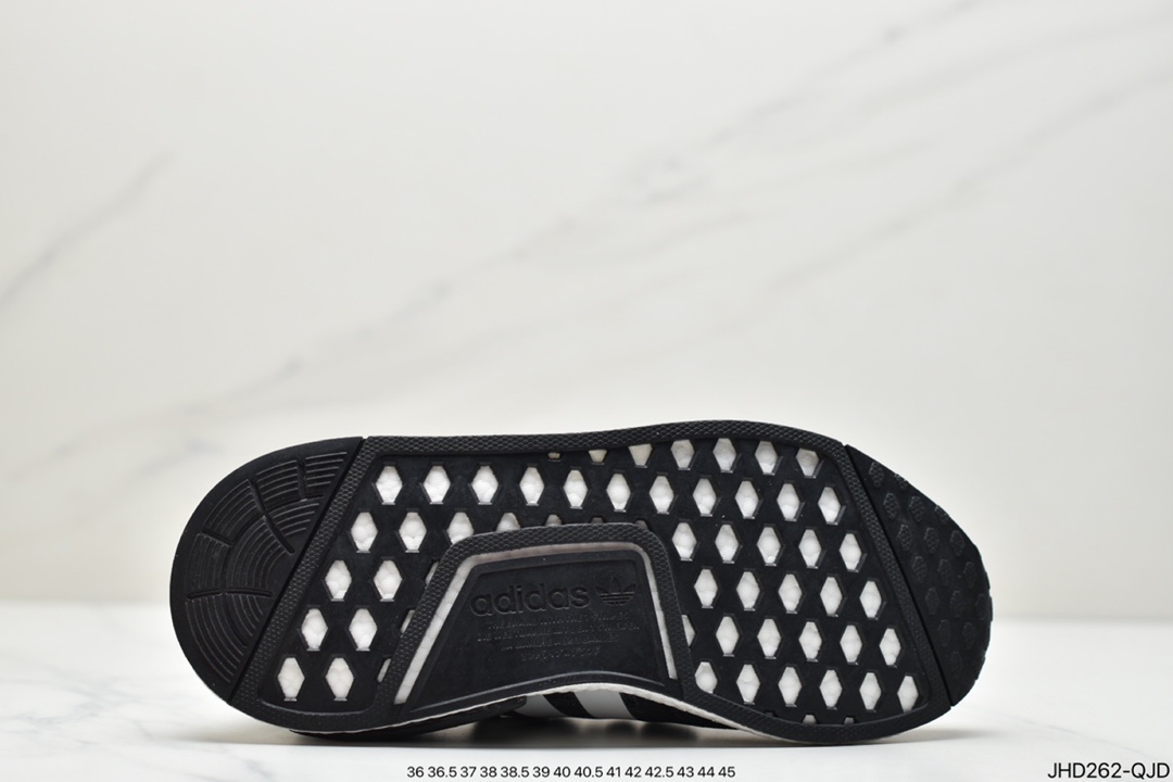190 Adidas Boost NMD  R1 系列 弹力针鞋织面 EH2204