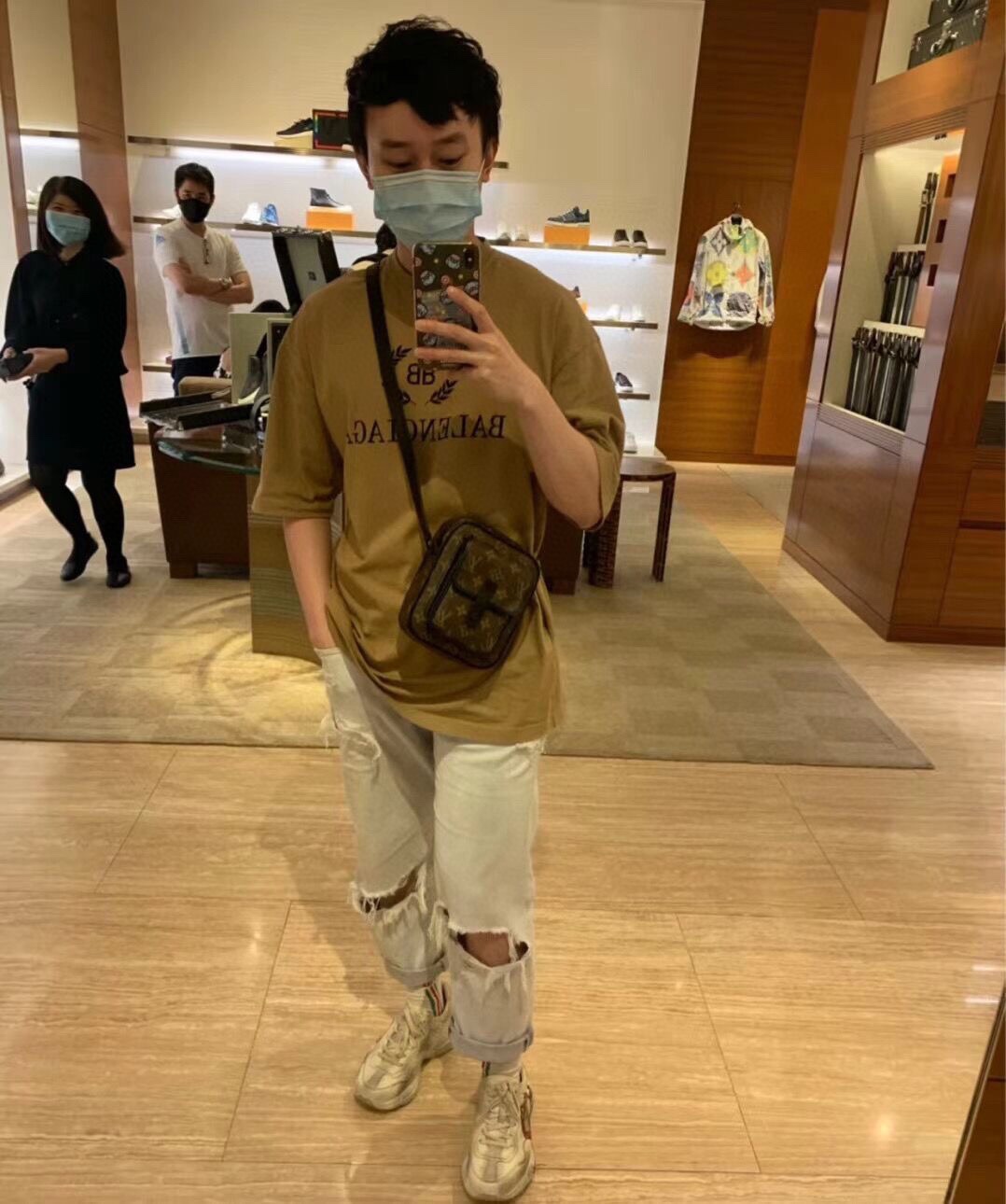 NO:388066,Many celebrities have the same style^_^ upper body picture, LV [top original list], louis vuitton19860909好多明星同款^_^上身图,LV【顶级原单】,louis vuitton,Bag