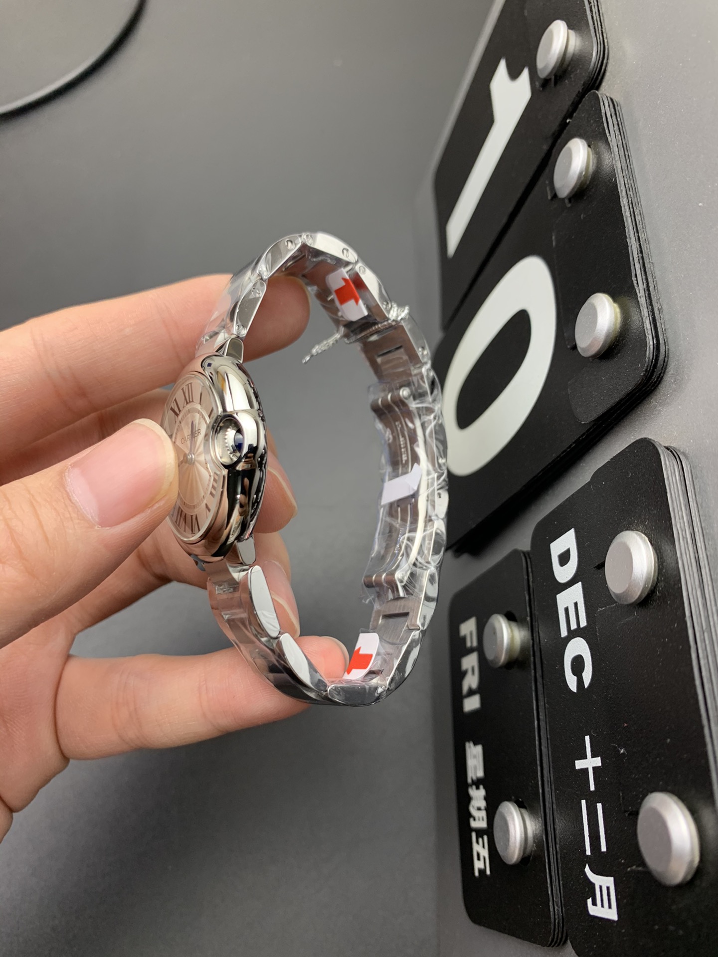 Cartier 33石英气球
