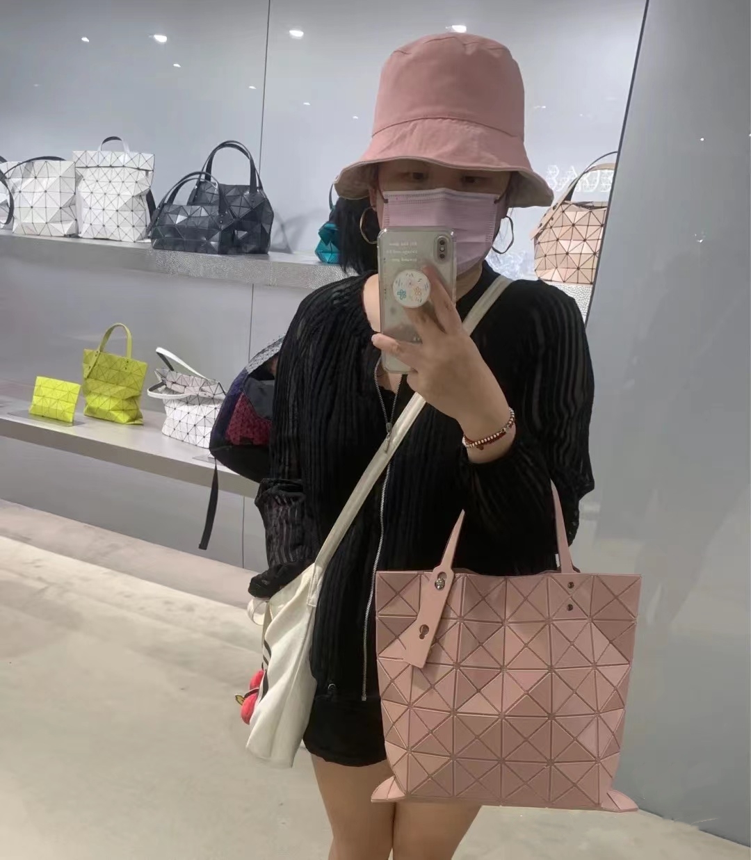 170 Miyake Life Pink October New Bottom Same x Grid Matte Polarization Effect Super Fantastic Mermaid Color Changing Effect. The u_voghion.com