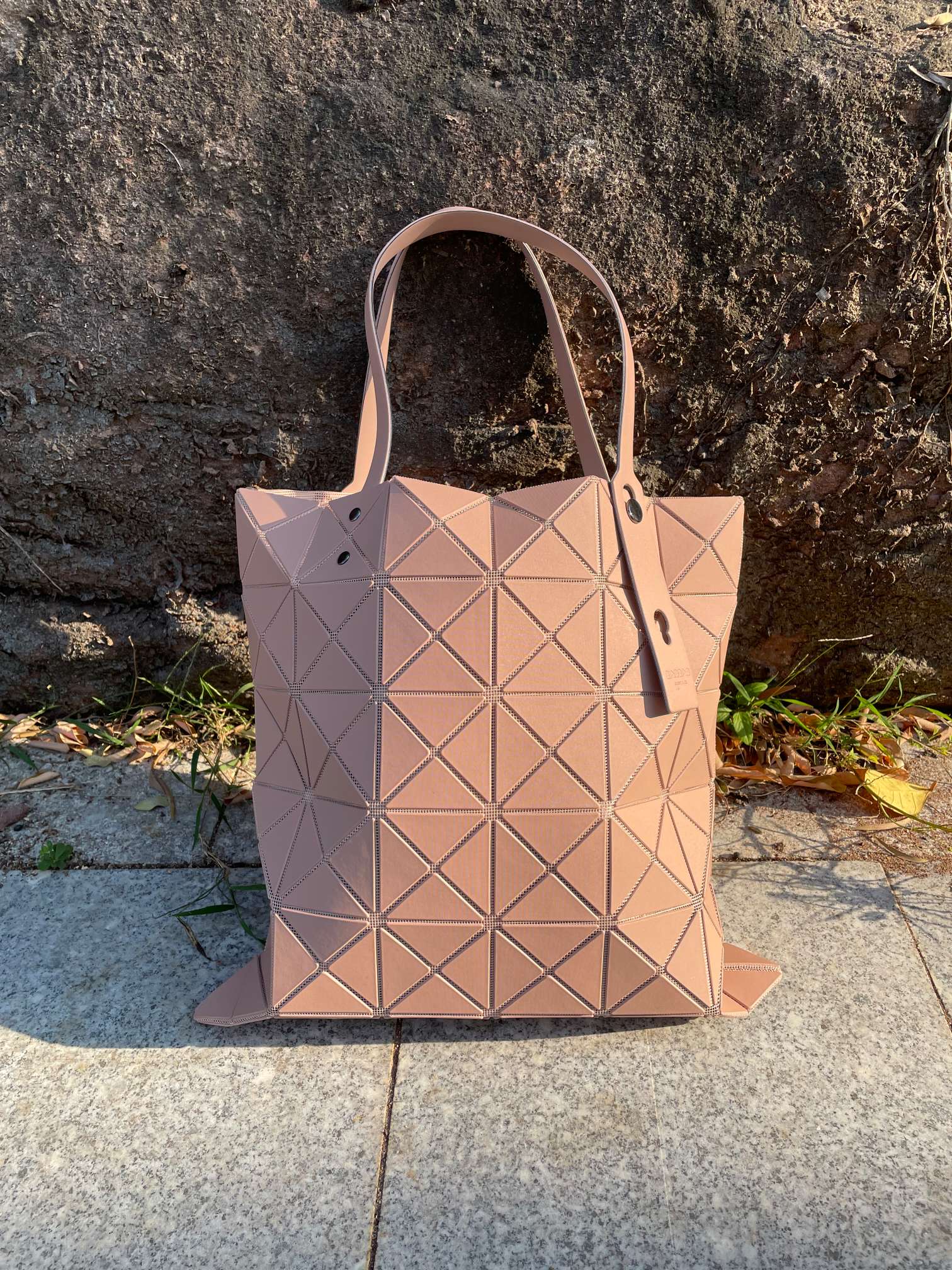 170 Miyake Life Pink October New Bottom Same x Grid Matte Polarization Effect Super Fantastic Mermaid Color Changing Effect. The u_voghion.com
