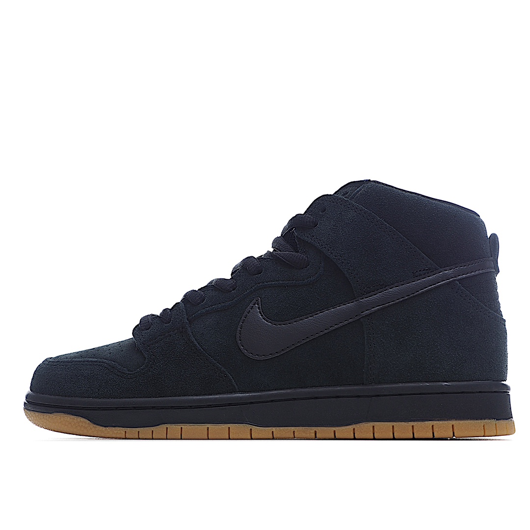 I0 耐克 Nike SB Zoom Dunk High“黑曼巴”高帮运动休闲滑板鞋 加厚鞋舌的填充，使舒适性大大提升，同时也更方便穿脱中底部分则加入了脚感柔软舒适ZoomAir气垫