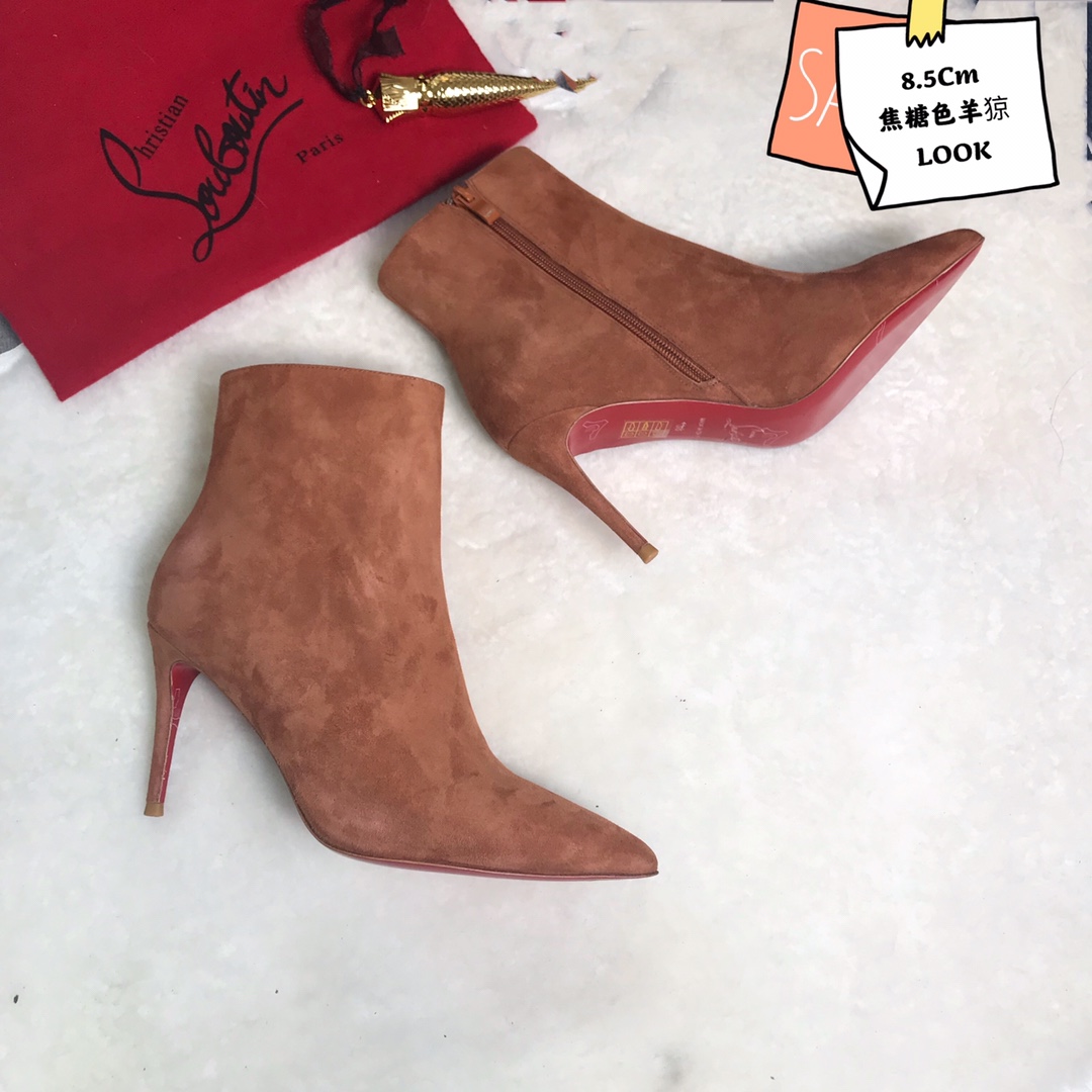 NO:100746,High-end customized 2025 autumn and winter boot series!  H8.5Cm, size 35-42. Private mold trademark zipper. Ⅹ39-001 banana sugar color sheep. Official website synchronization Standard European code Reference:X39-001 Color:brown Material:veau velourd Lining:goat leather Heel height:8.5Cm Sole:leather sole Size:EUR 34-42 (US 4-11):,,christian louboutin,boots,sheep19860909高端订制 2025秋冬靴系列！ H8.5Cm,尺码35-42码.私模商标拉链 .Ⅹ39-001蕉糖色羊猄.官网同步 标准欧码 Reference:X39-001 Color:brown Material:veau velourd Lining:goat leather Heel heigh:8.5Cm Sole:leather sole Size:EUR 34－42（US 4一11) :,,christian louboutin,boots,sheep,Women's Shoes