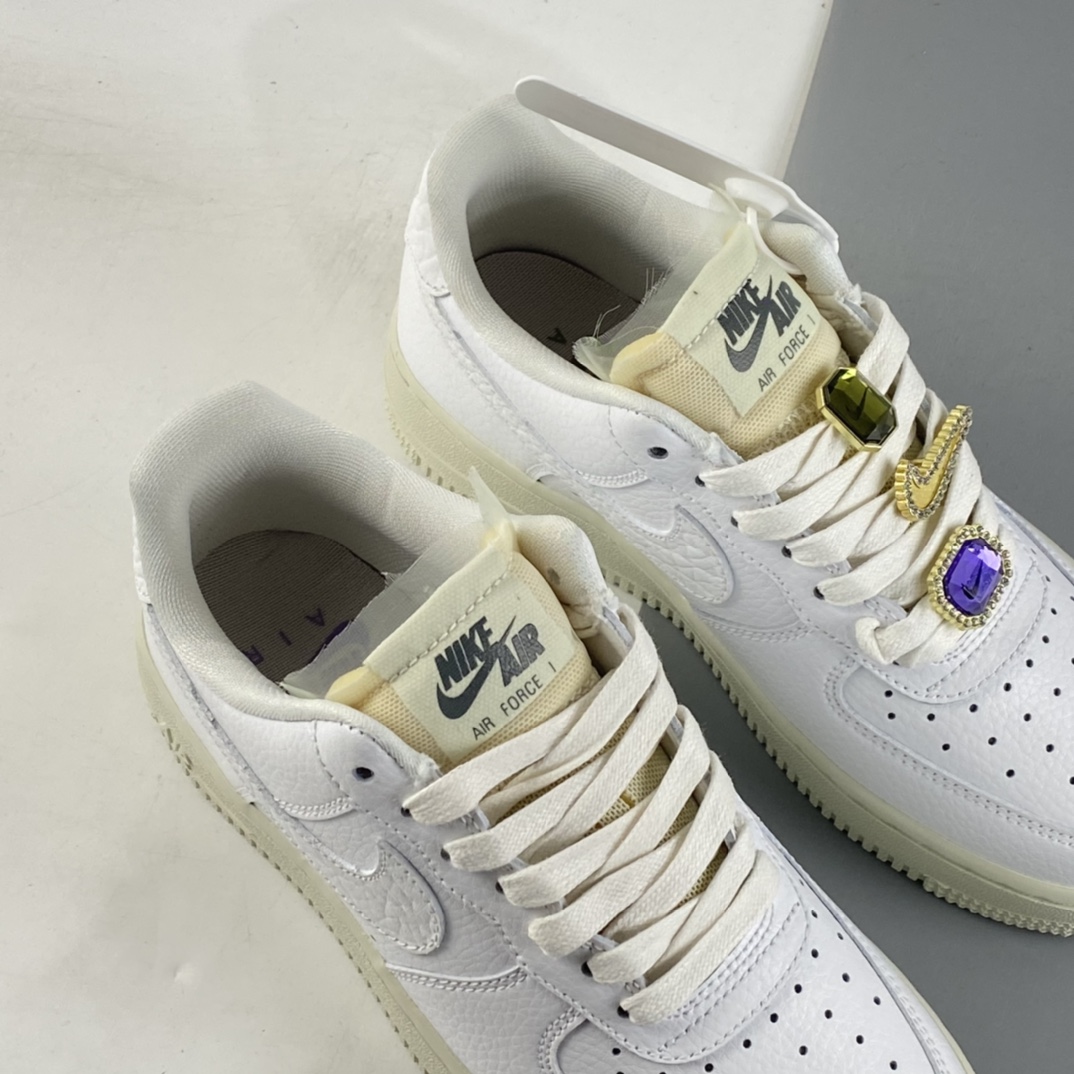 P200  NIKE Air Force 1’07 Low ”Bling” 镶钻装饰 空军一号低帮休闲板鞋 DN5463-100