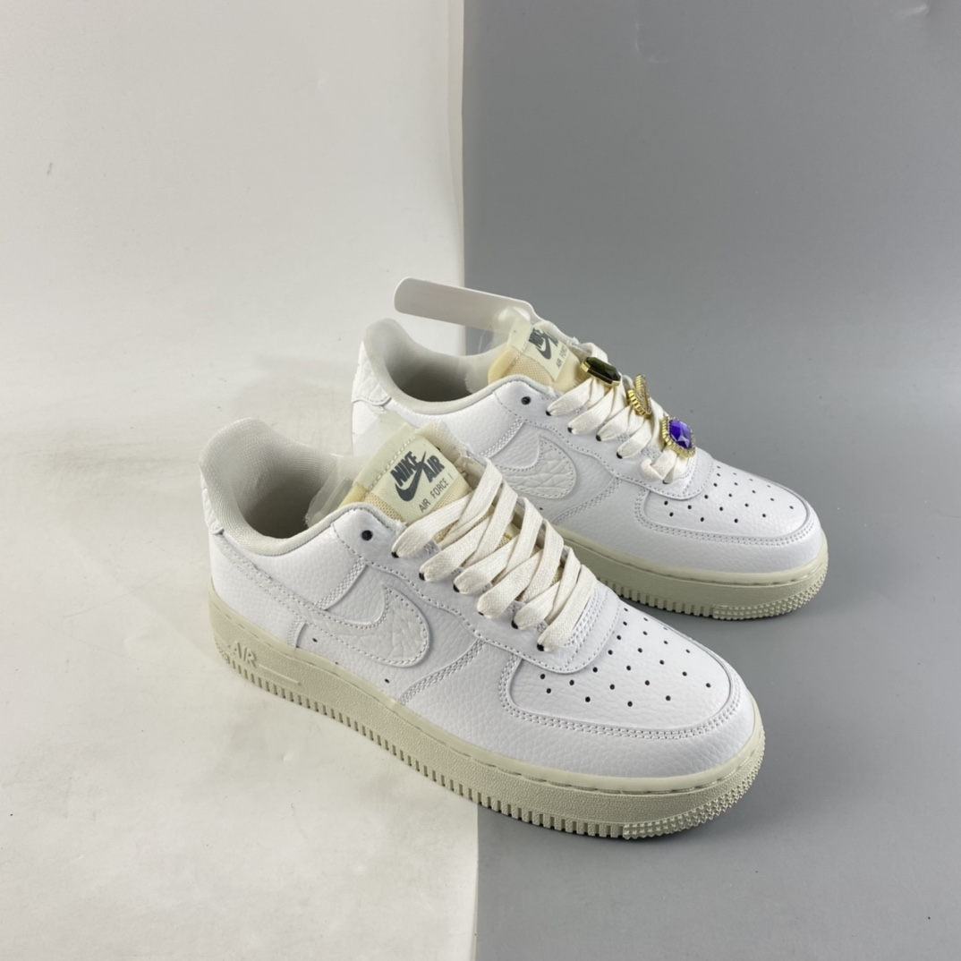 P200  NIKE Air Force 1’07 Low ”Bling” 镶钻装饰 空军一号低帮休闲板鞋 DN5463-100