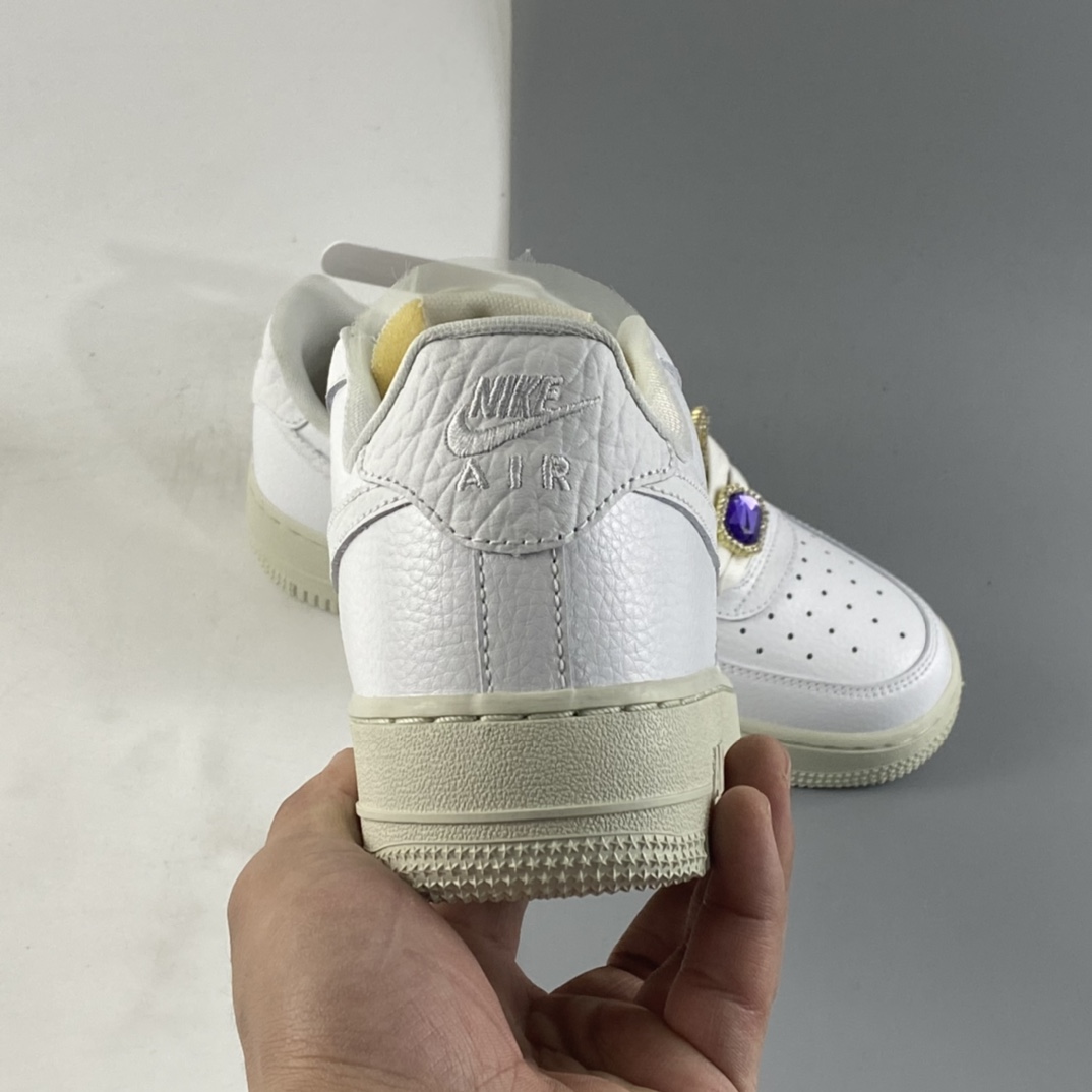 P200  NIKE Air Force 1’07 Low ”Bling” 镶钻装饰 空军一号低帮休闲板鞋 DN5463-100