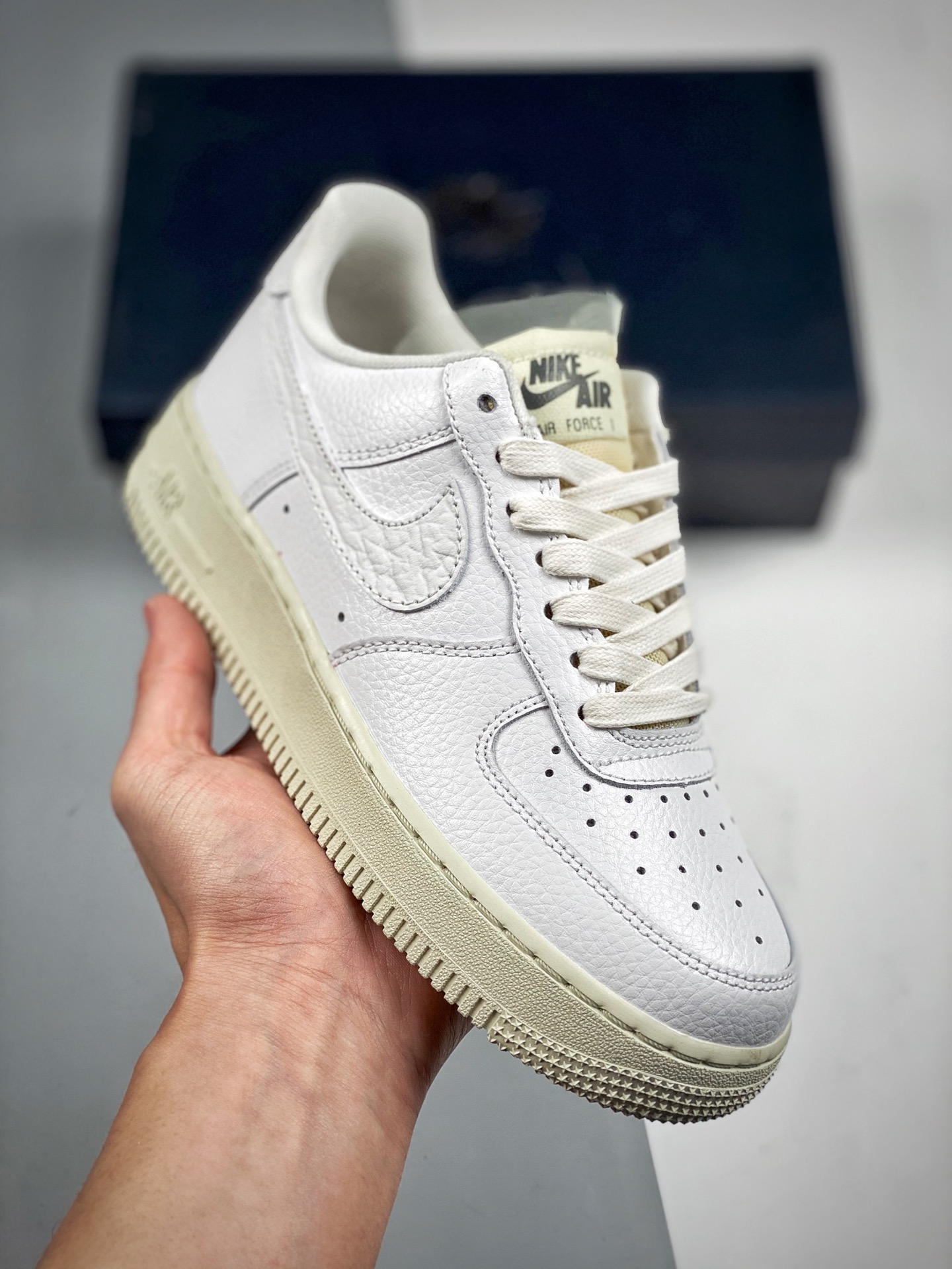 Nike Air Force 1 Low blanco marfil, con broche de joya, horma y plantilla originales, auténtico estilo Air Force, enfoc…