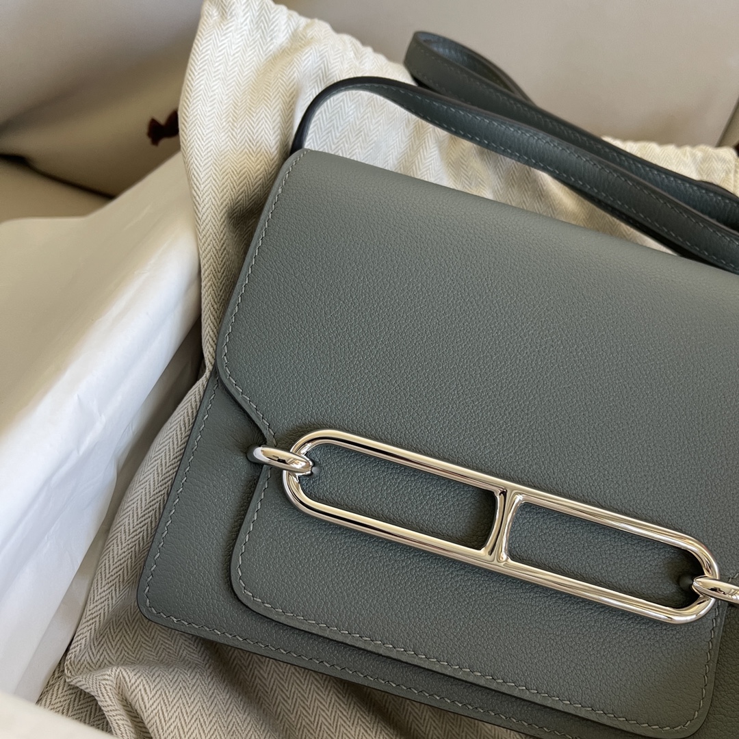 Hermès Pig nose roulis 19cm evercolor leather 6O almond green silver buckle absolutely beautiful