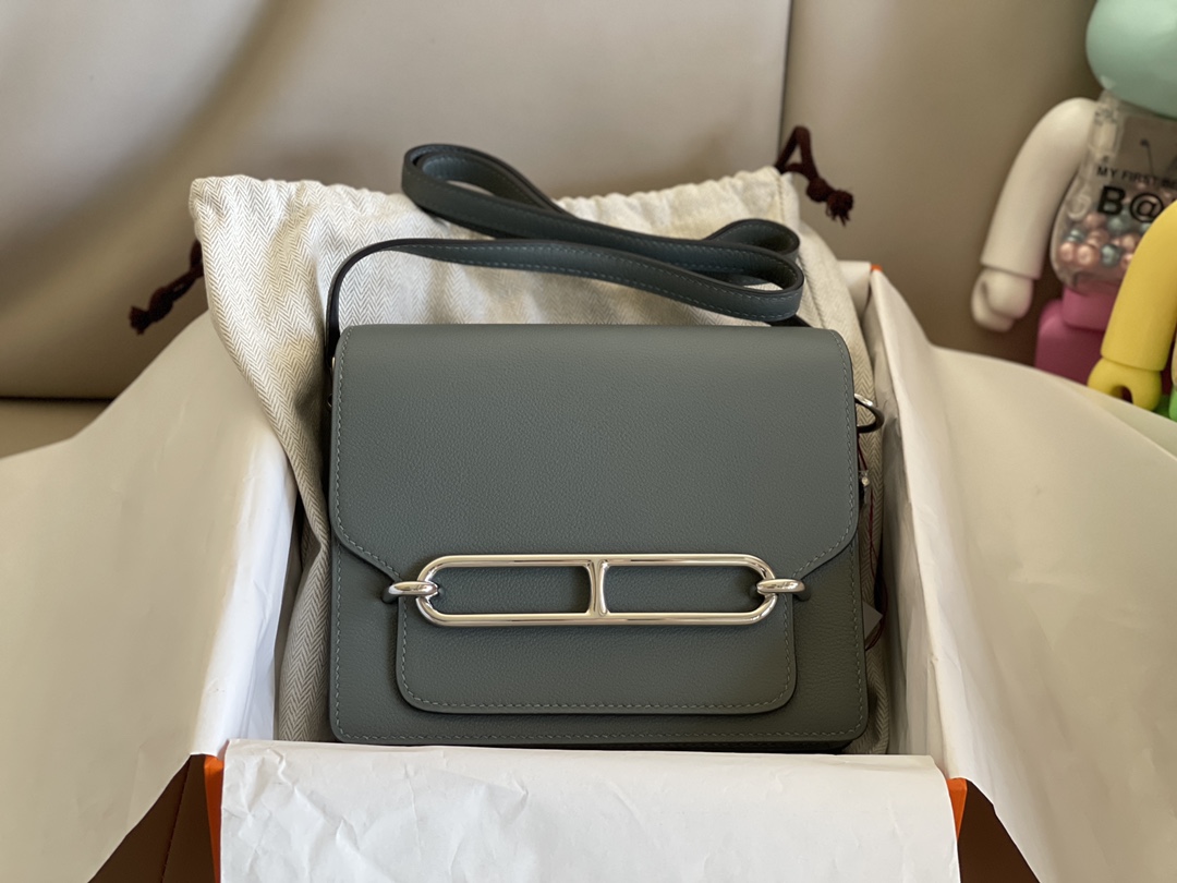 Hermès Pig nose roulis 19cm evercolor leather 6O almond green silver buckle absolutely beautiful