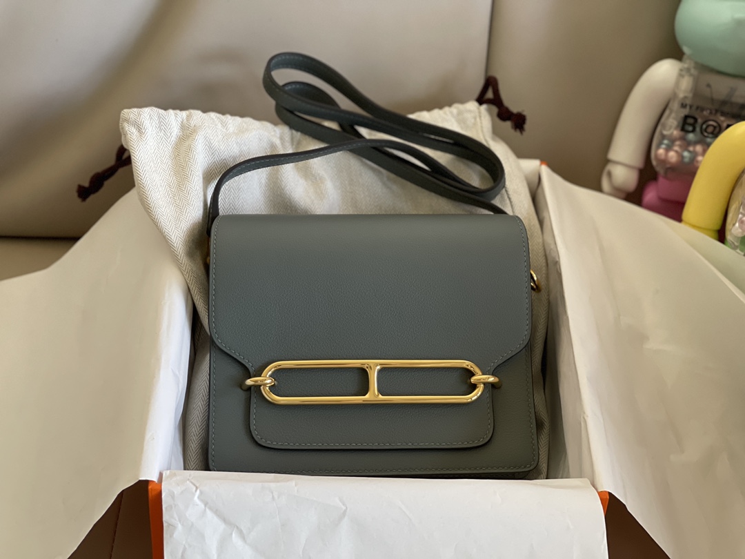 Hermès Pig nose roulis 19cm evercolor leather 6O almond green gold buckle absolutely beautiful
