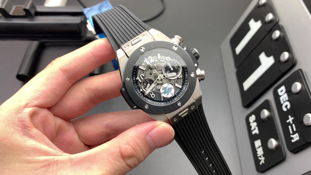 Hublot ZF新品 HUBLOT 宇舶表BIG BANG 大爆炸系列 神器 全新订制恒宝专属UNICO HUB 1280自动上链计时机芯 44mm 全部功能100%完美实现 其它 的所有细节和做工 也是唯一与 媲美的副本大爆炸