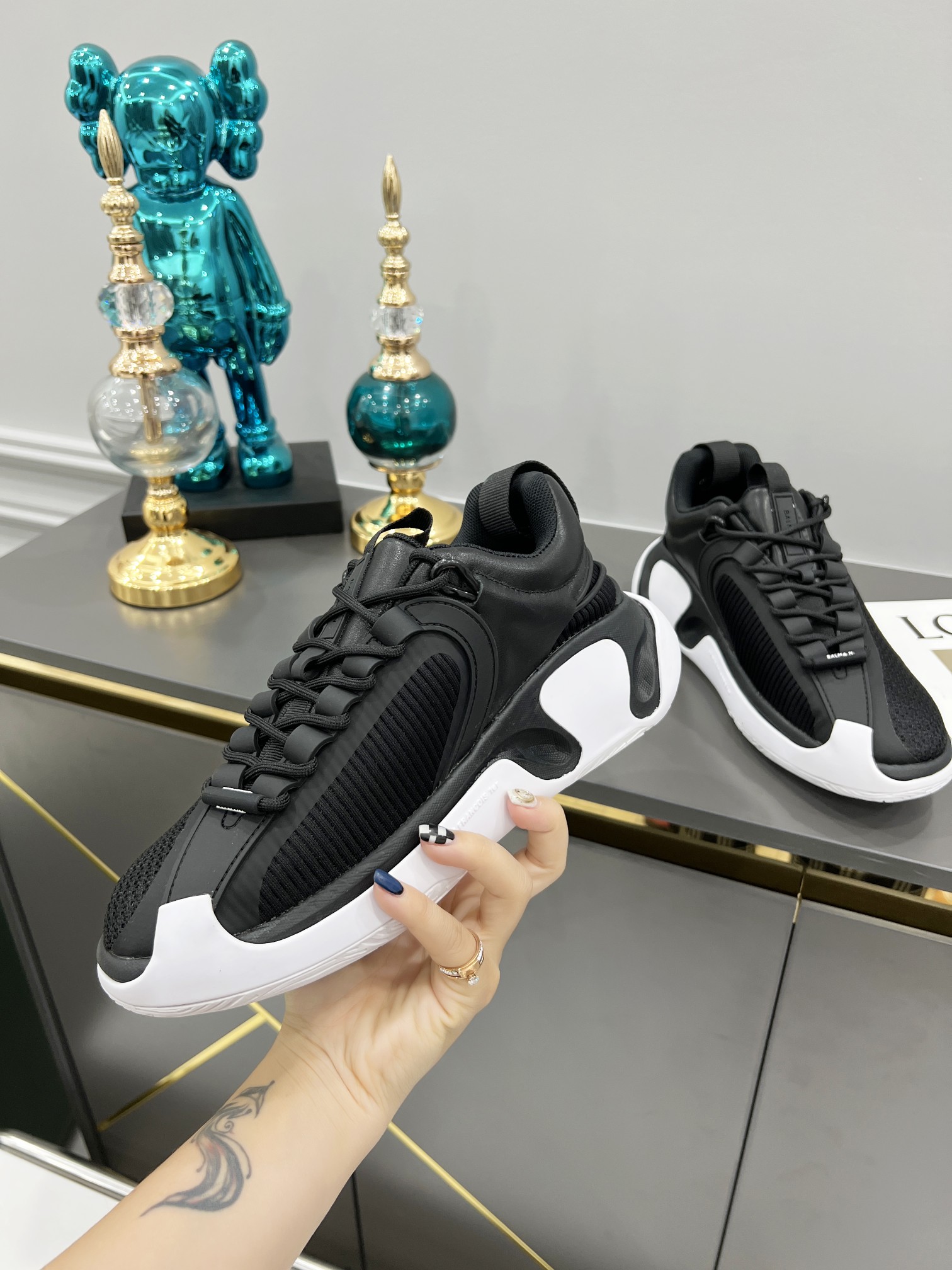 IT’S $800 FOR MEN. BALMAIN/BALMAN NEW B-RUNNER SCROLLING THREAD NEW SNEAKERS MALE 40-45 - 图片 2