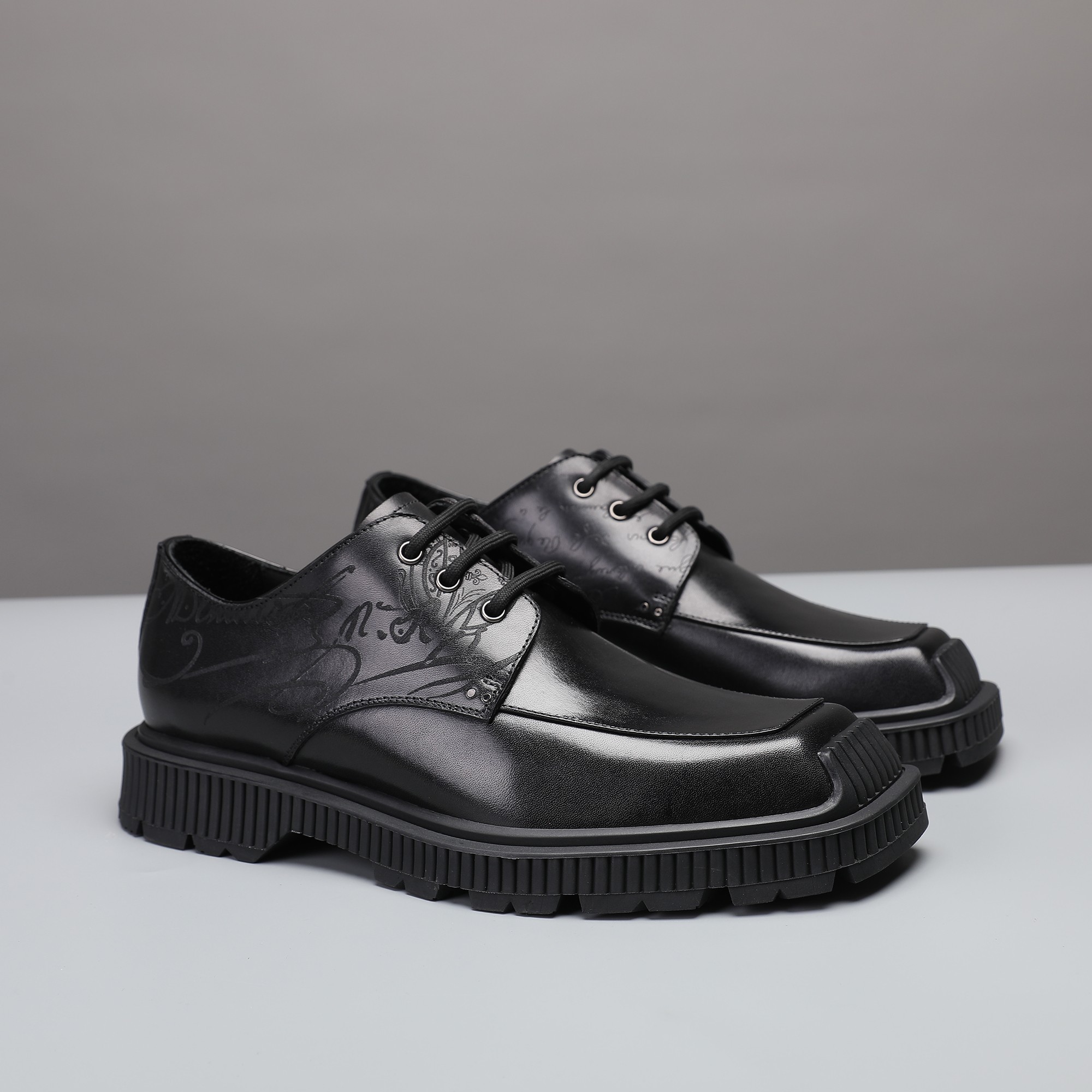 Berluti/Berluti 2021 Nueva llegada Hecho de cuero de vaca importado, hecho a mano y repetidamente fr