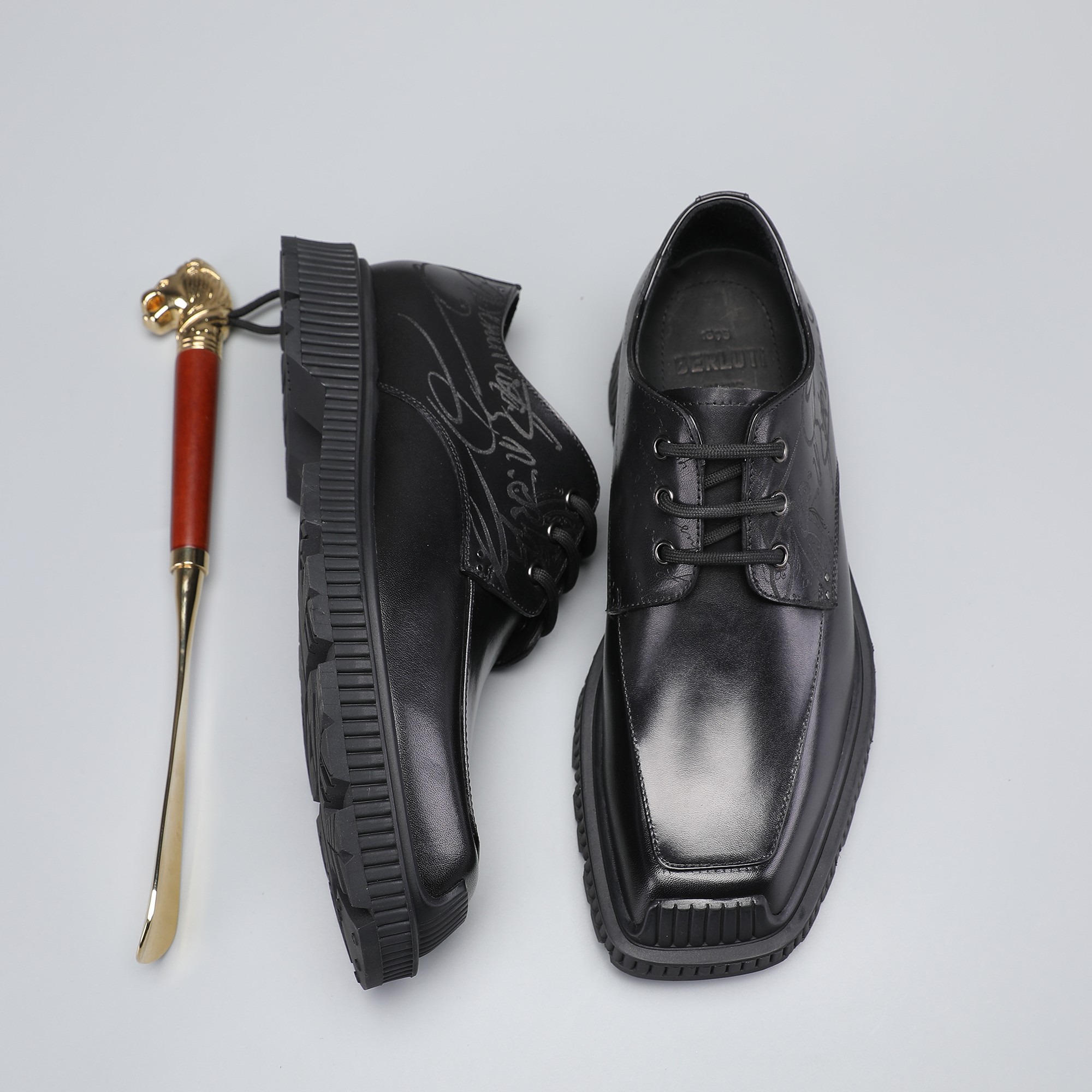 Berluti/Berluti 2021 Nueva llegada Hecho de cuero de vaca importado, hecho a mano y repetidamente fr