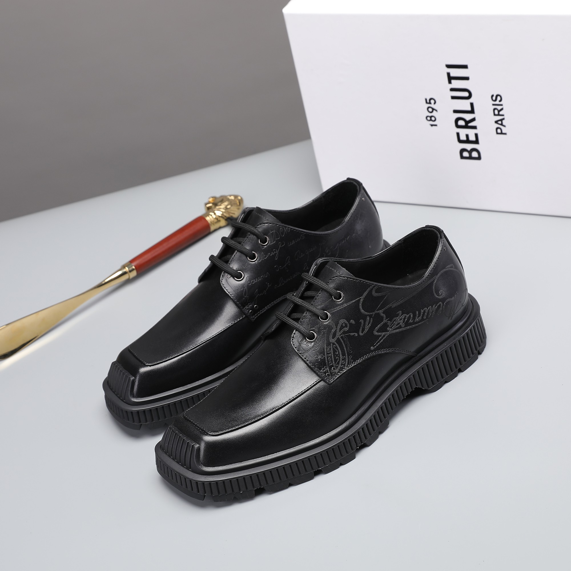 Berluti/Berluti 2021 Nueva llegada Hecho de cuero de vaca importado, hecho a mano y repetidamente fr