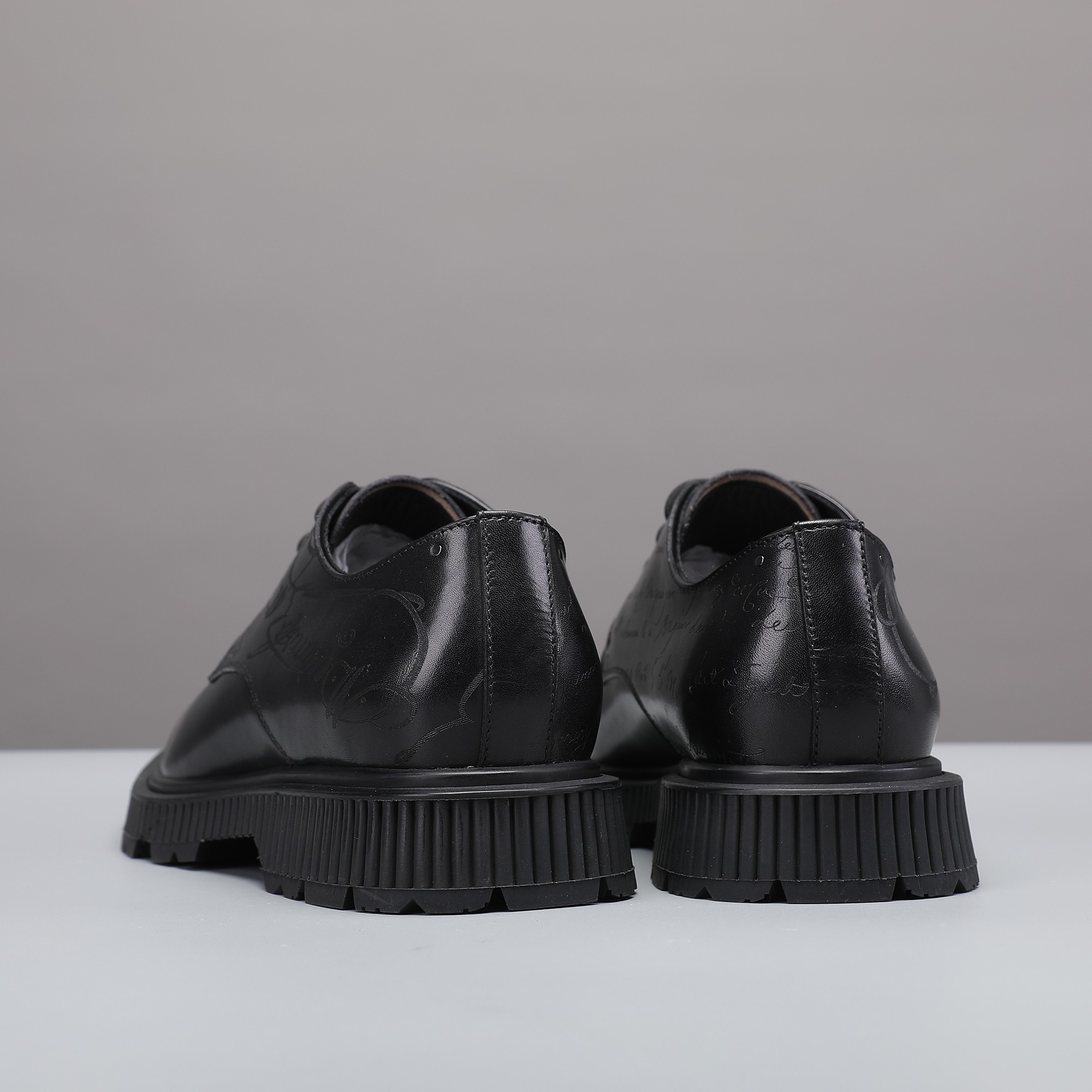 Berluti/Berluti 2021 Nueva llegada Hecho de cuero de vaca importado, hecho a mano y repetidamente fr