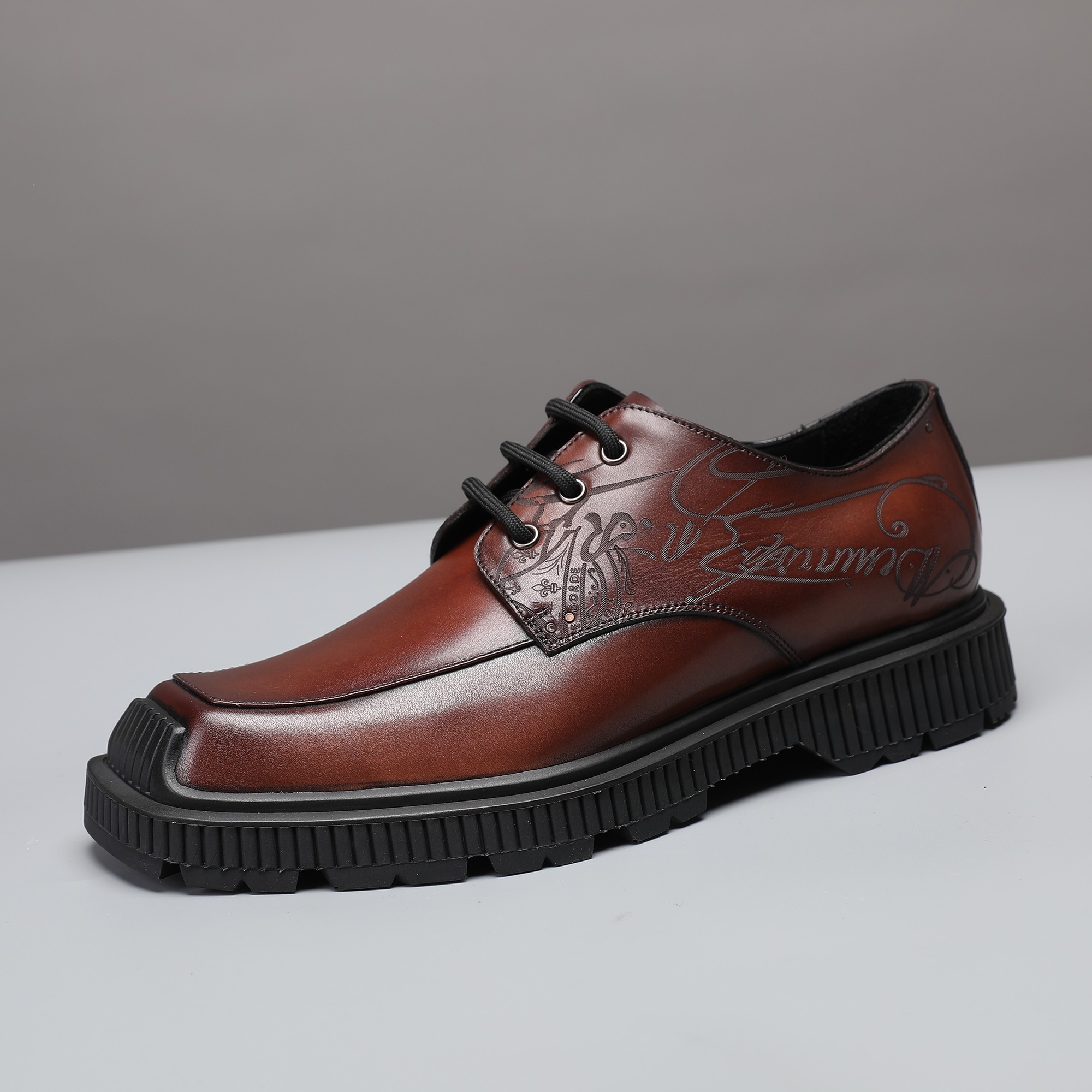 Berluti/Berluti 2021 nueva llegada Hecho de cuero de vaca importado, hecho a mano y repetidamente fr