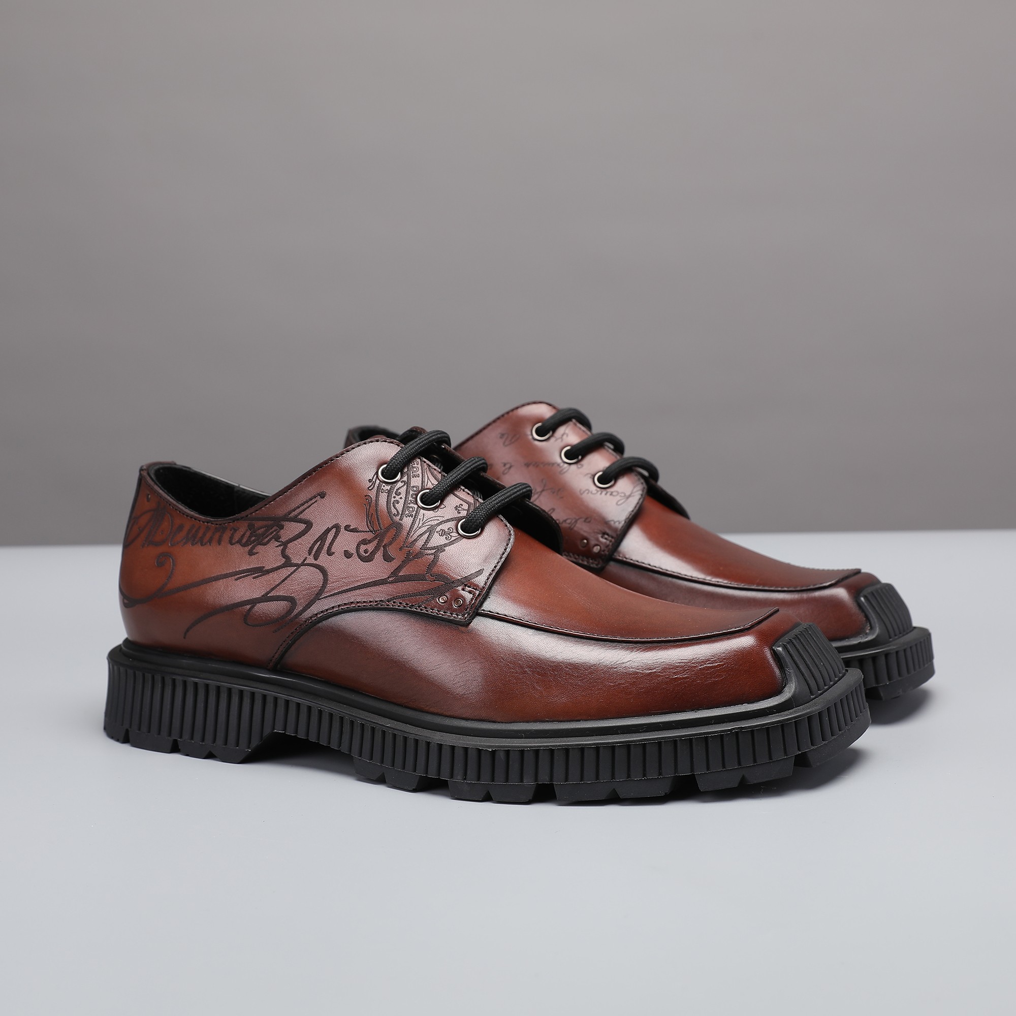 Berluti/Berluti 2021 nueva llegada Hecho de cuero de vaca importado, hecho a mano y repetidamente fr