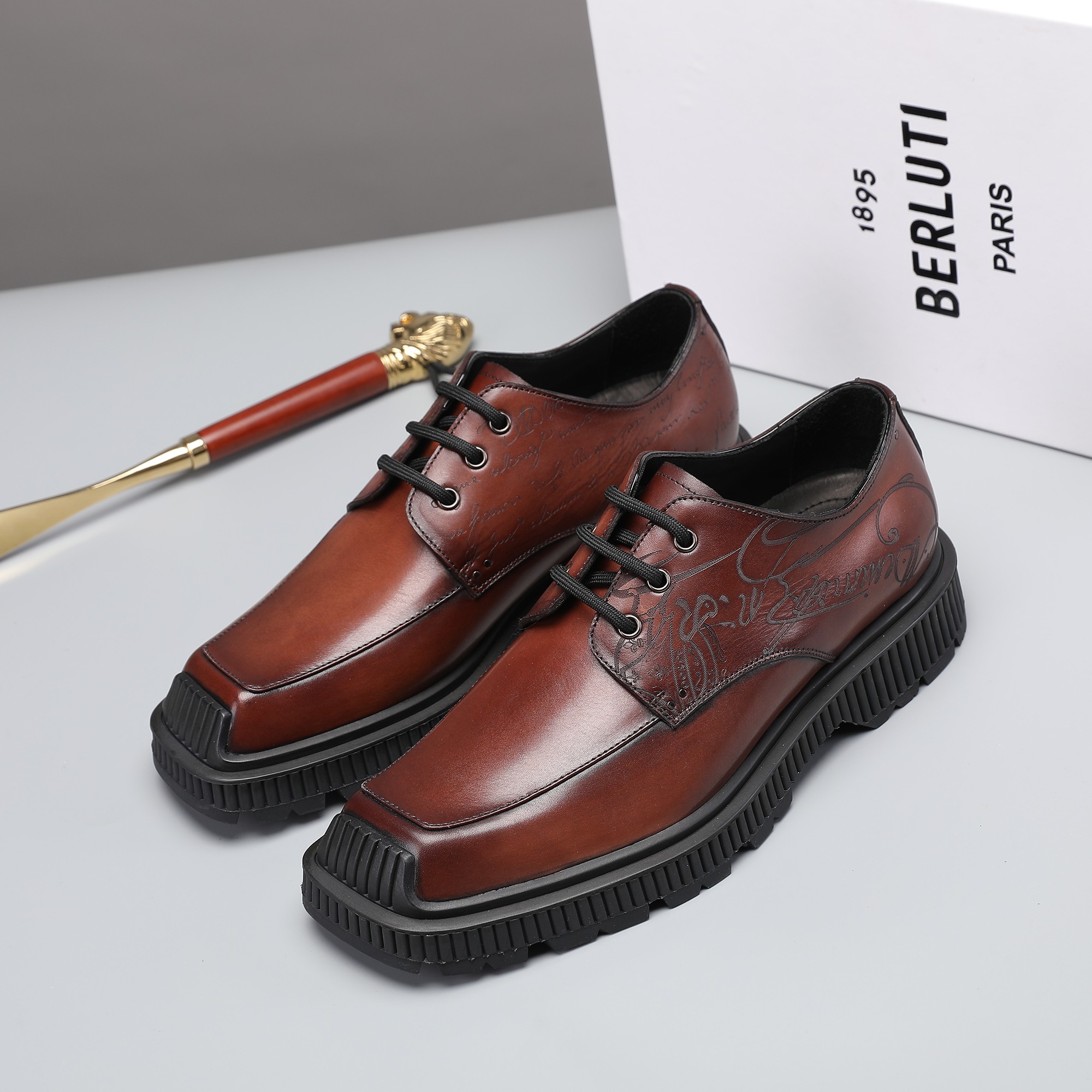 Berluti/Berluti 2021 nueva llegada Hecho de cuero de vaca importado, hecho a mano y repetidamente fr