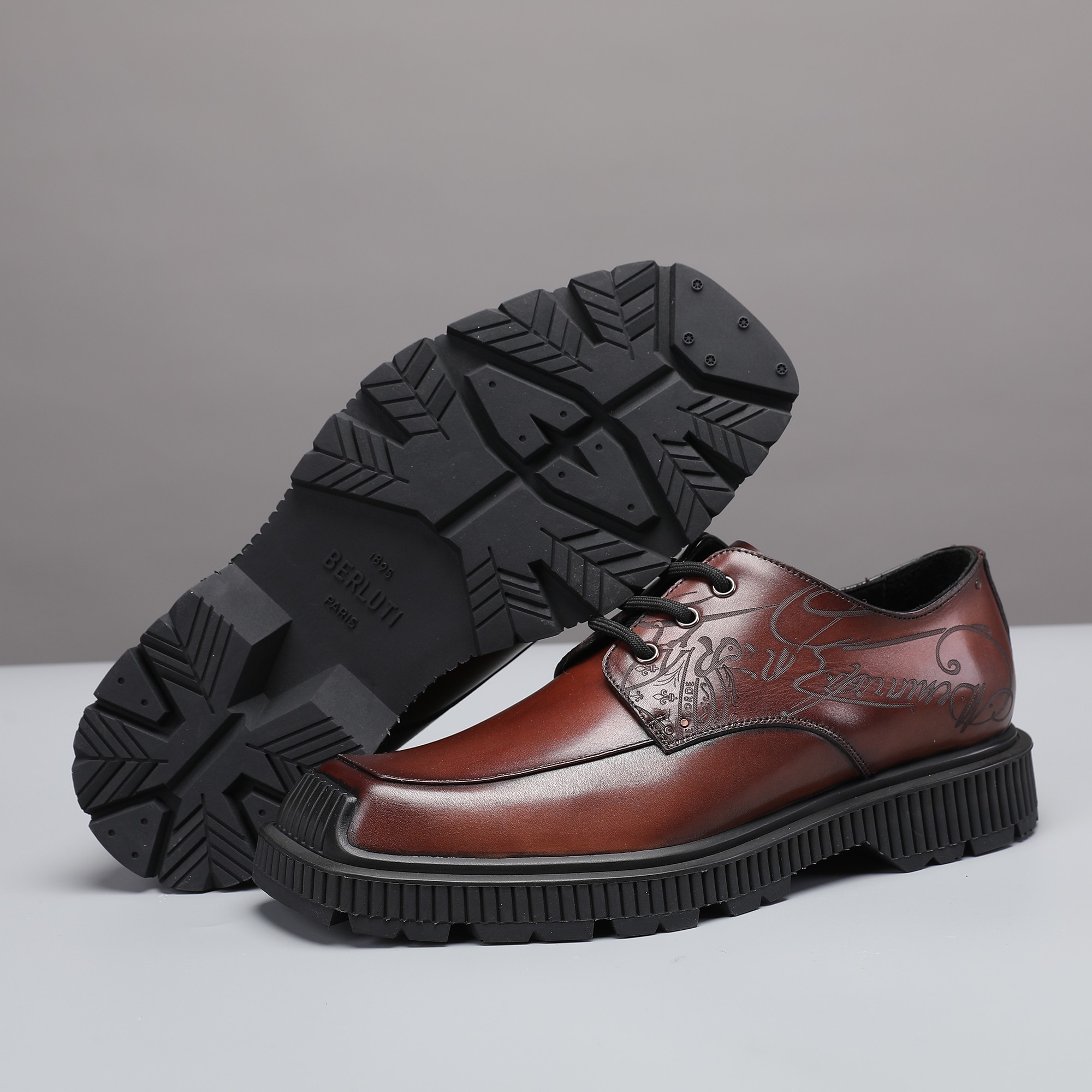 Berluti/Berluti 2021 nueva llegada Hecho de cuero de vaca importado, hecho a mano y repetidamente fr