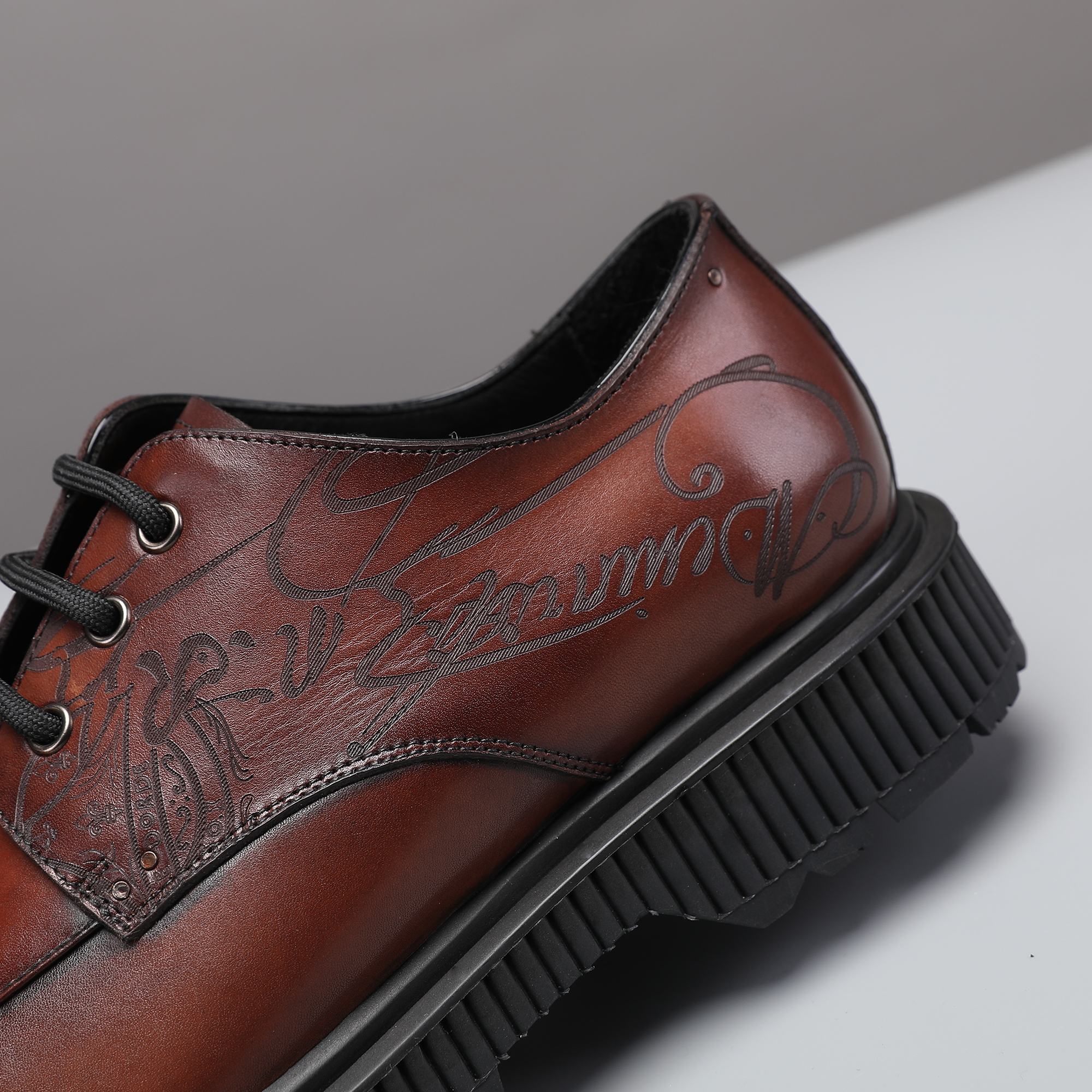 Berluti/Berluti 2021 nueva llegada Hecho de cuero de vaca importado, hecho a mano y repetidamente fr