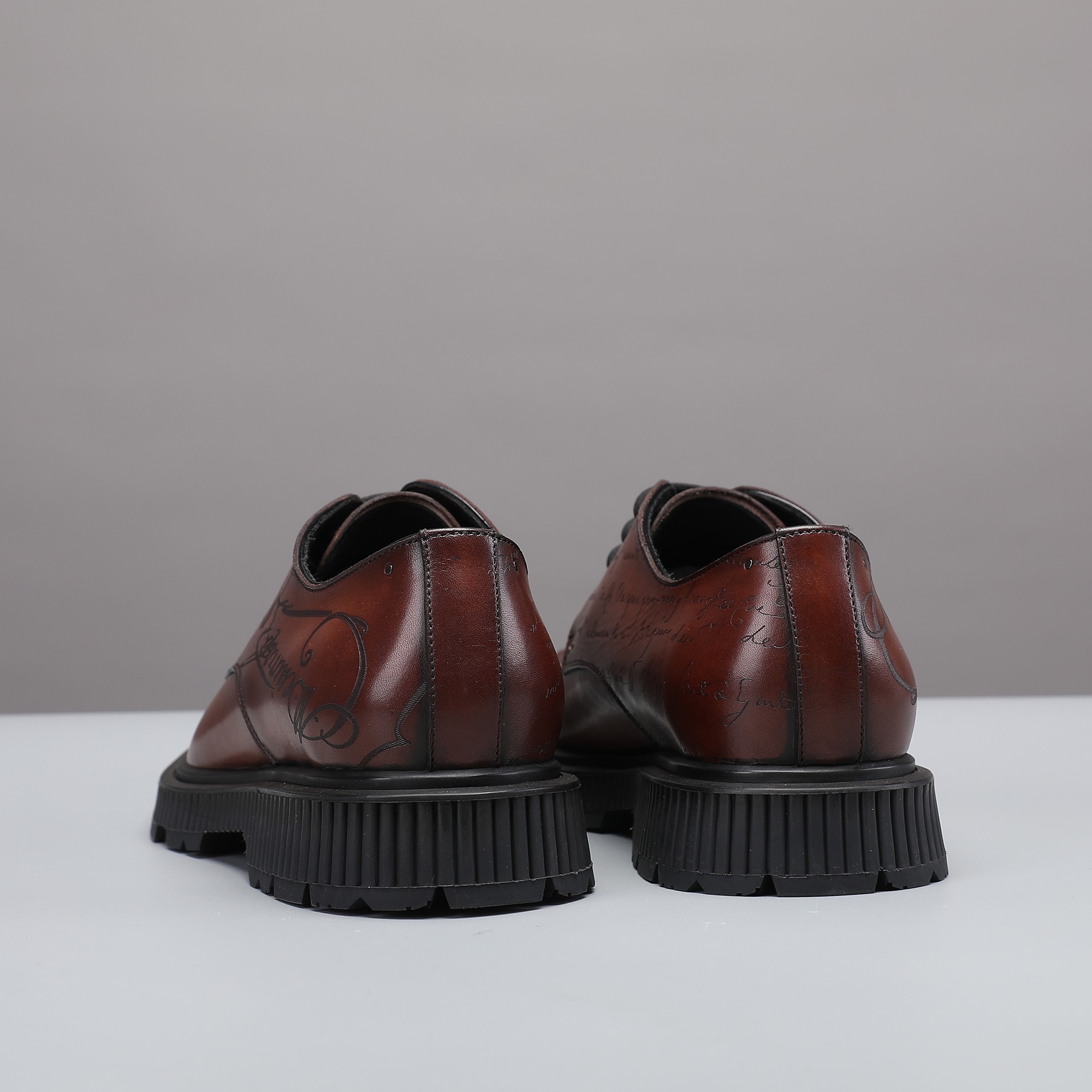 Berluti/Berluti 2021 nueva llegada Hecho de cuero de vaca importado, hecho a mano y repetidamente fr