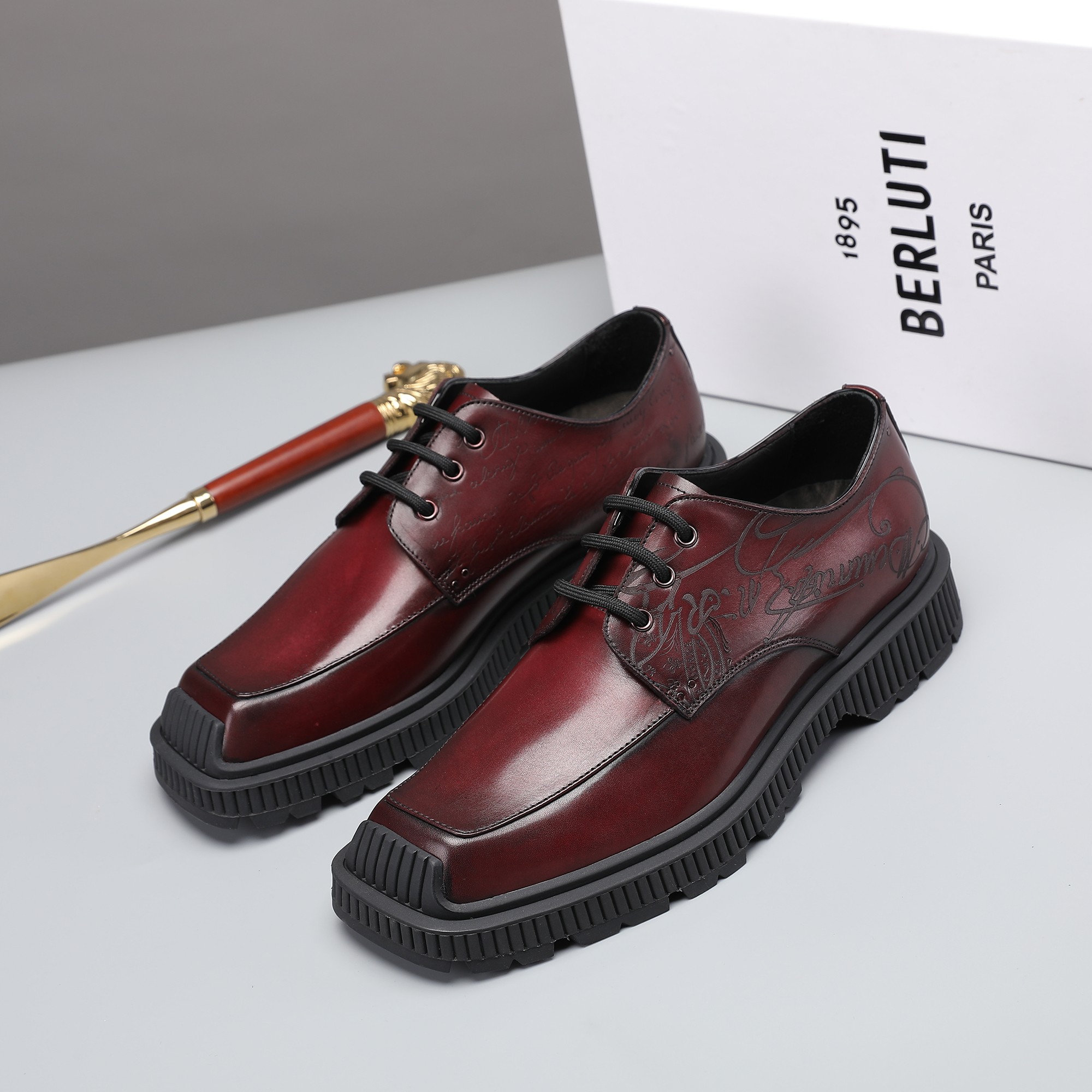 Berluti/Berluti 2021 nueva llegada Material de piel de vacuno importado hecho a mano por frotamiento