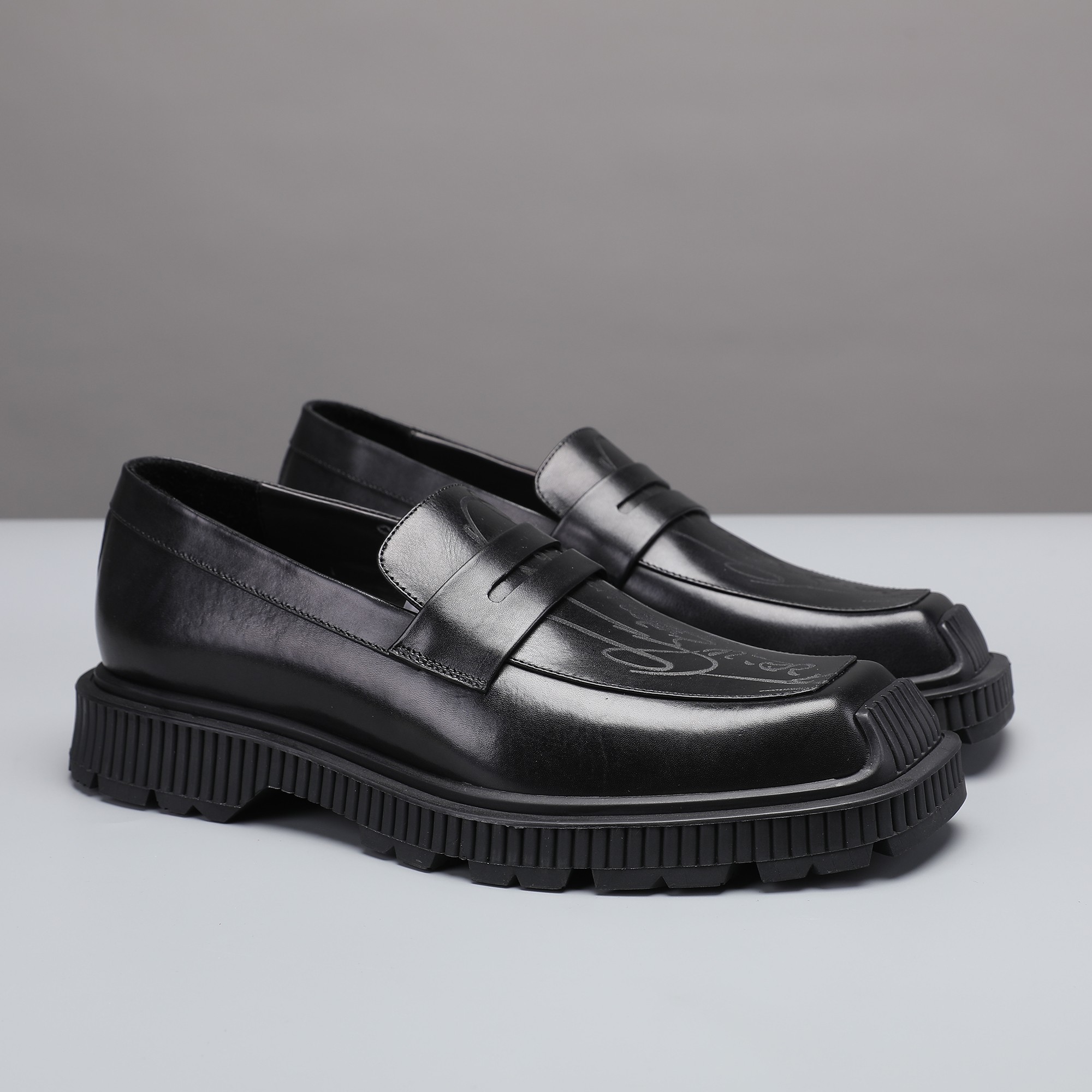 Berluti/Berluti 2021 Nueva llegada Hecho de cuero de vaca importado, hecho a mano y repetidamente fr