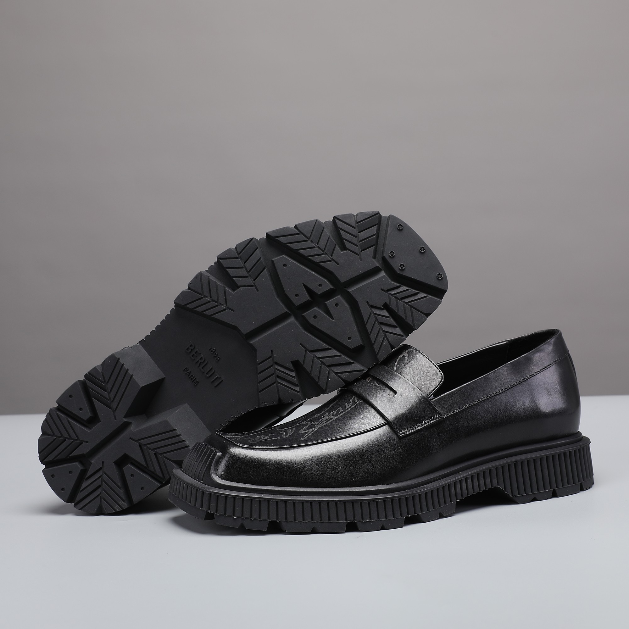 Berluti/Berluti 2021 Nueva llegada Hecho de cuero de vaca importado, hecho a mano y repetidamente fr