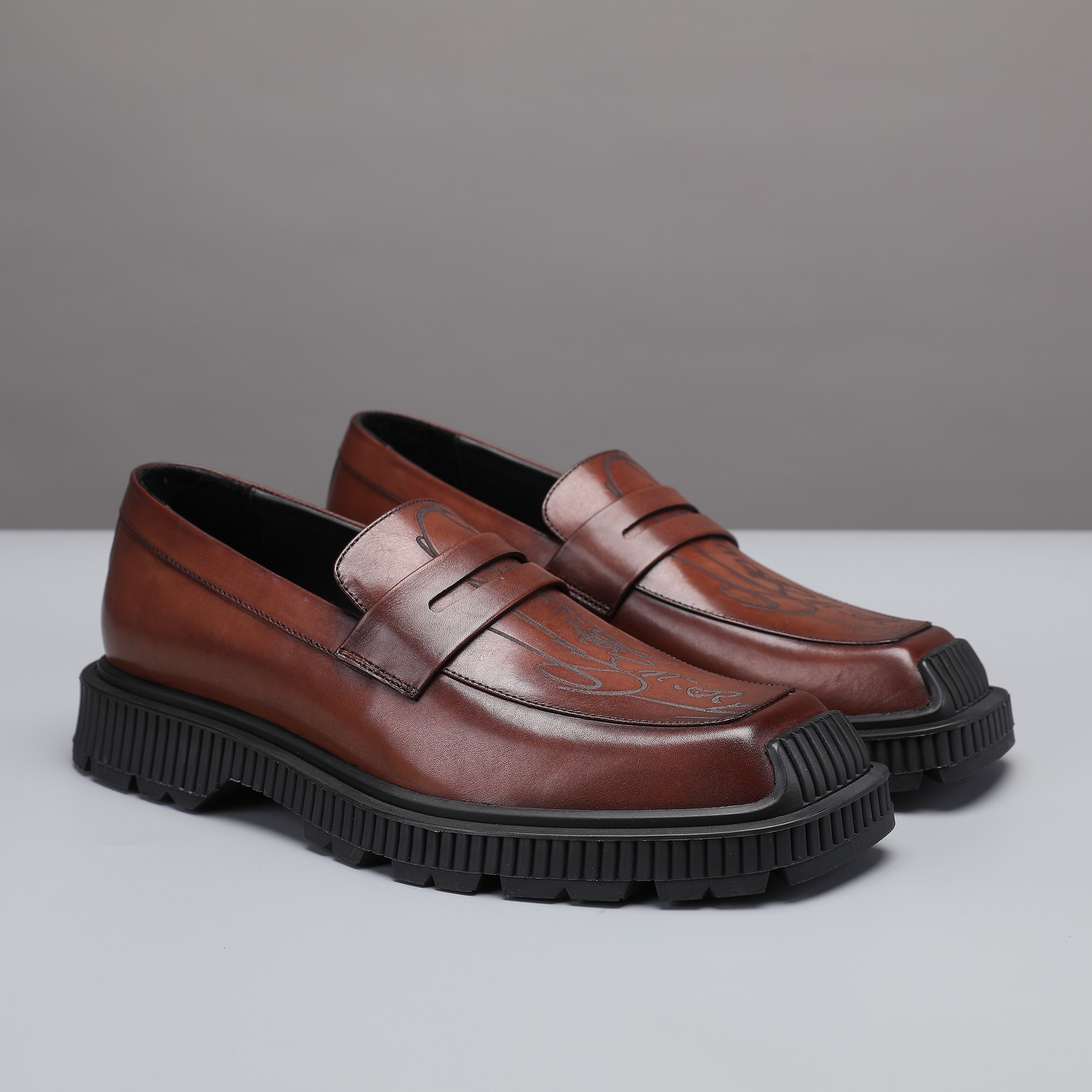 Berluti/Berluti 2021 nueva llegada Hecho de cuero de vaca importado, hecho a mano y repetidamente fr