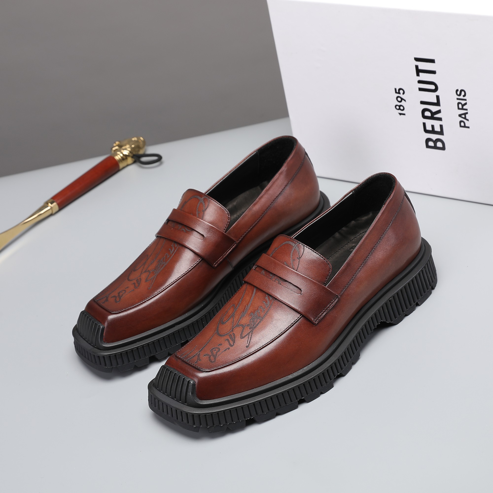 Berluti/Berluti 2021 nueva llegada Hecho de cuero de vaca importado, hecho a mano y repetidamente fr