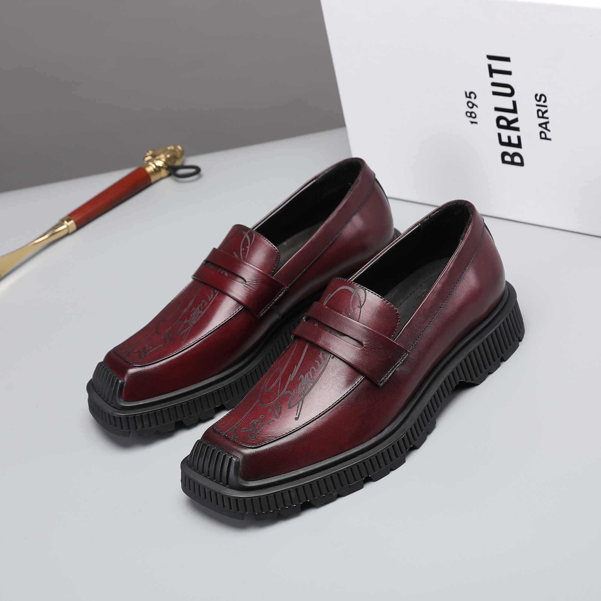 Berluti/Berluti 2021 Recién llegados Fabricados en piel de vacuno importada Hechos a mano con roces 