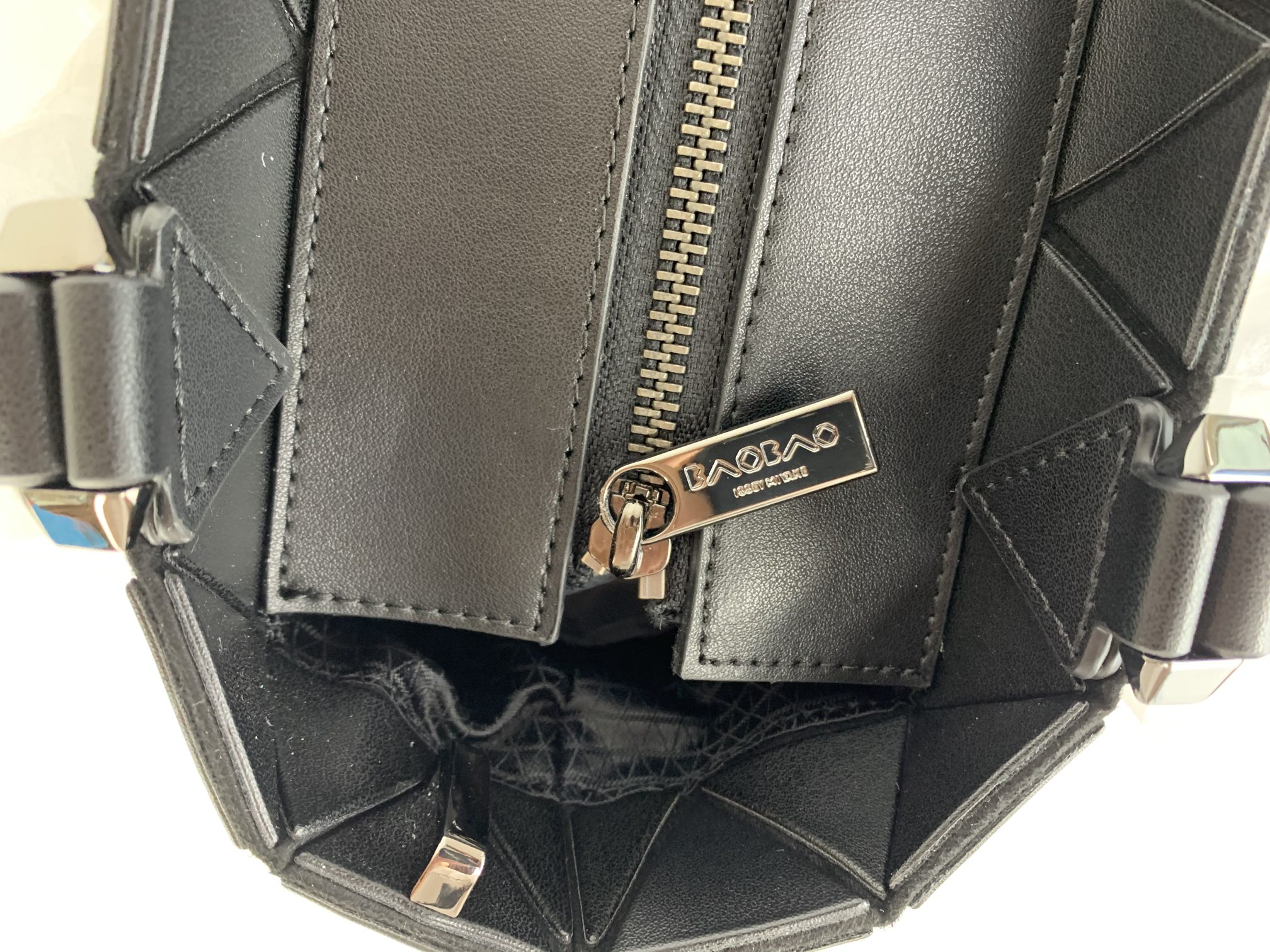Issey Miyake Crystal Shoulder Bag, Geometric Design, Crossbody Bag - Black 7 a1639314461961 2408
