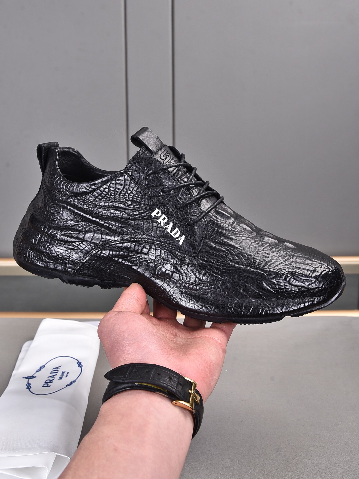 PP300 explosiva [PRADA Prada] Milán, Italia - top zapatos casuales de los hombres! 2021 invierno nue