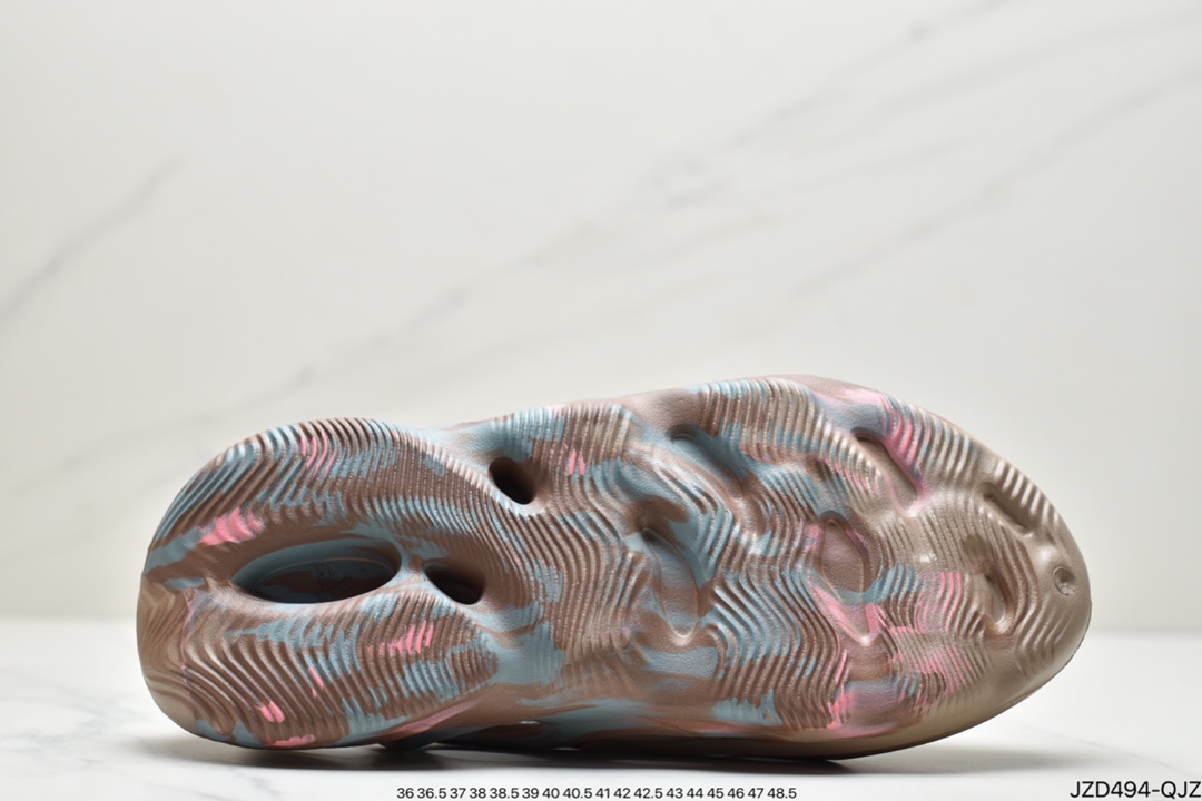 140 YEEZY Foam Runner ”MXT Moon GRey 椰子洞洞鞋