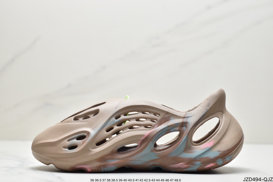 140 YEEZY Foam Runner ”MXT Moon GRey 椰子洞洞鞋