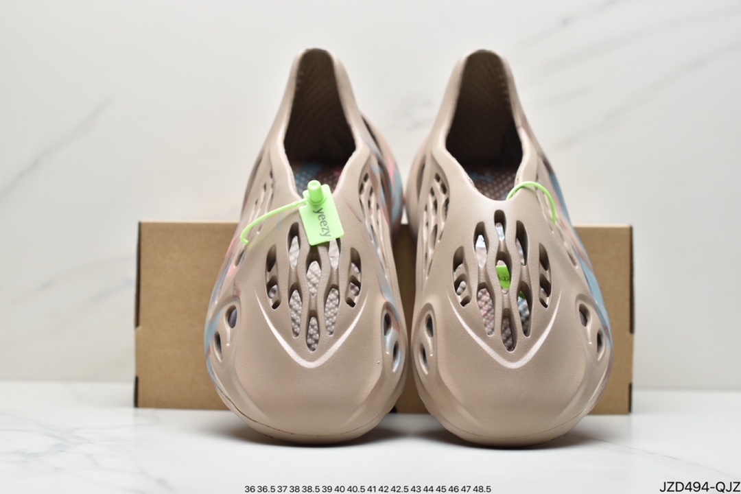 140 YEEZY Foam Runner ”MXT Moon GRey 椰子洞洞鞋