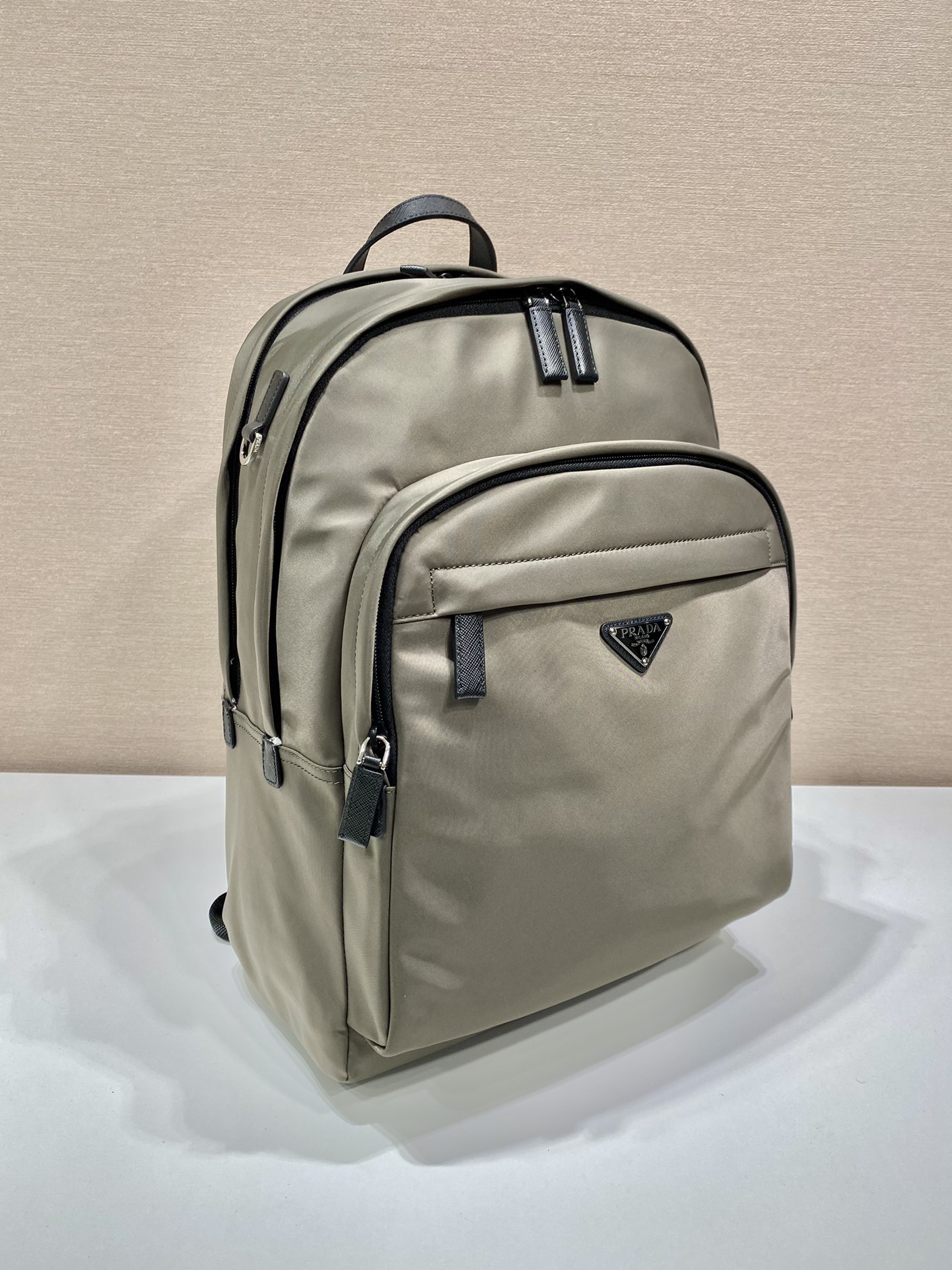 PRADA普拉达进口尼龙布料双肩背包2VZ048