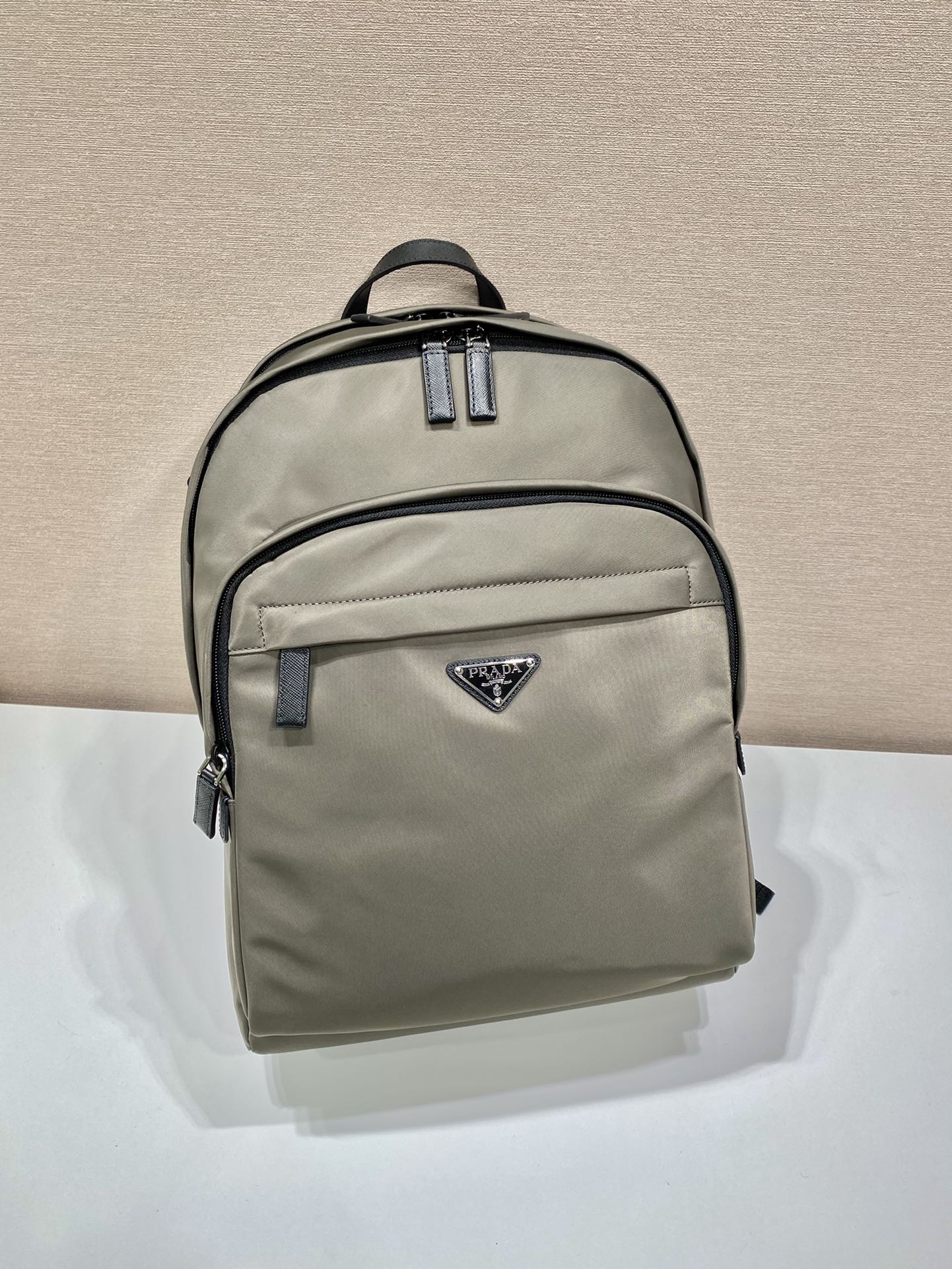 PRADA普拉达进口尼龙布料双肩背包2VZ048