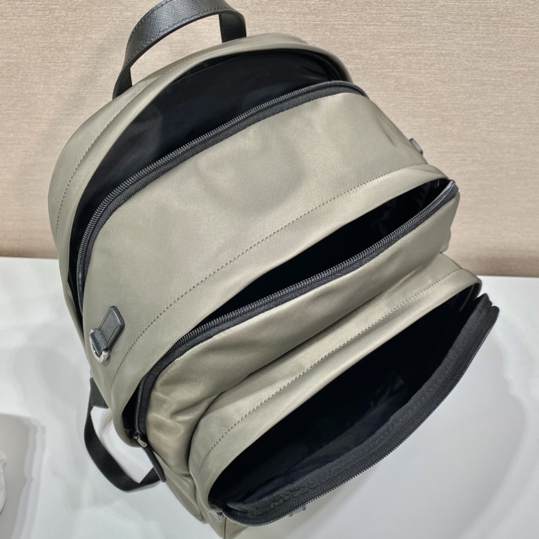 PRADA普拉达进口尼龙布料双肩背包2VZ048