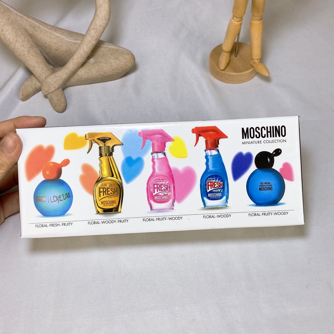 Moschino Miniature Perfume Set, 5-Piece Travel Collection, Unique Fragrances 6 i1639296164 2443 4