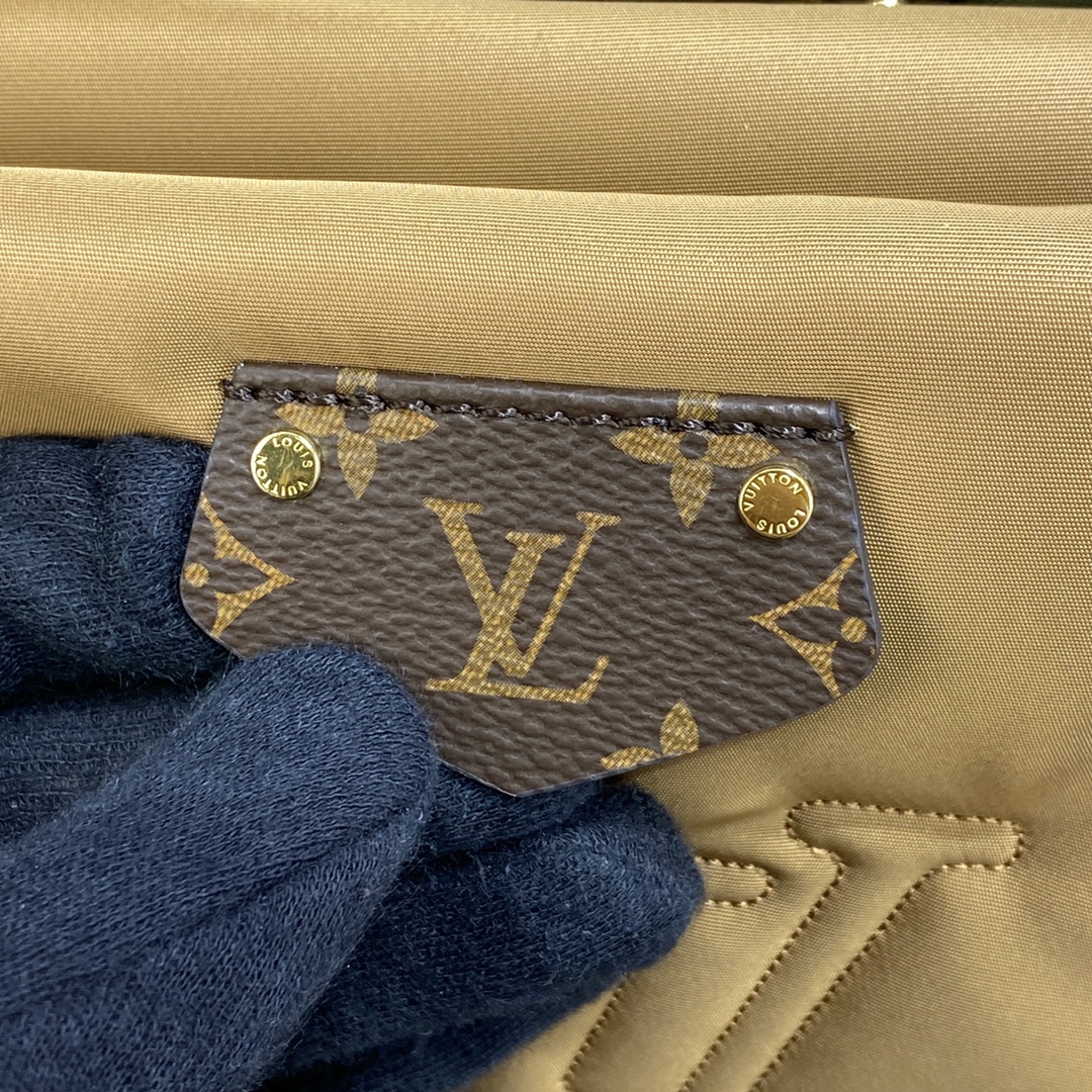 Replcia Cheap
 Louis Vuitton LV Multi Pochette Accessoires Good
 Bags Handbags Apricot Color Black Dark Green Red Embroidery Mini M58980