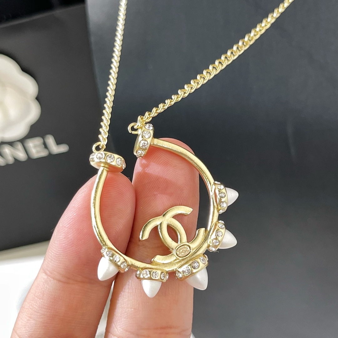 新款☑️CHANEL香奈儿双c锥形珍珠项链