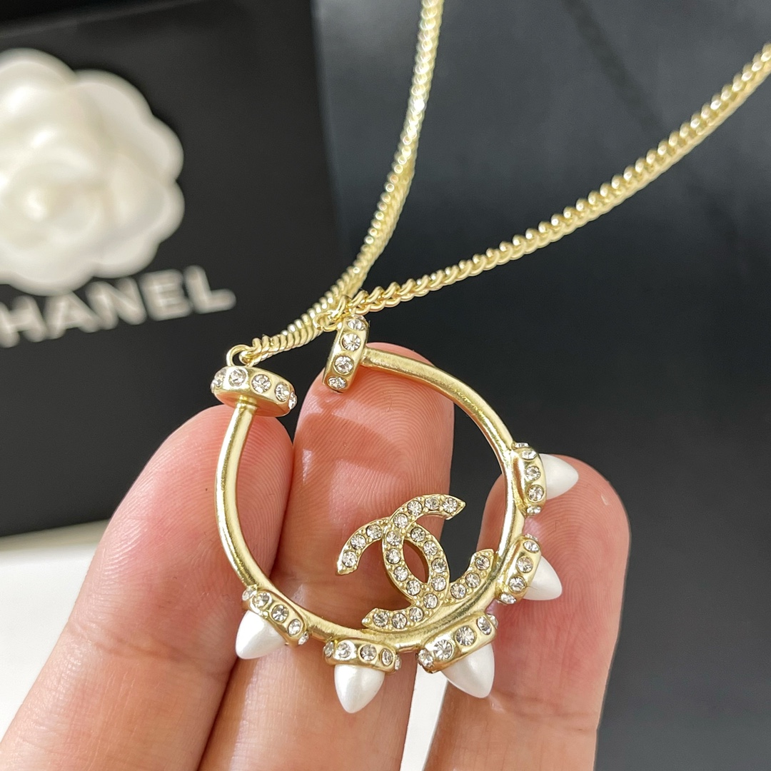 新款☑️CHANEL香奈儿双c锥形珍珠项链