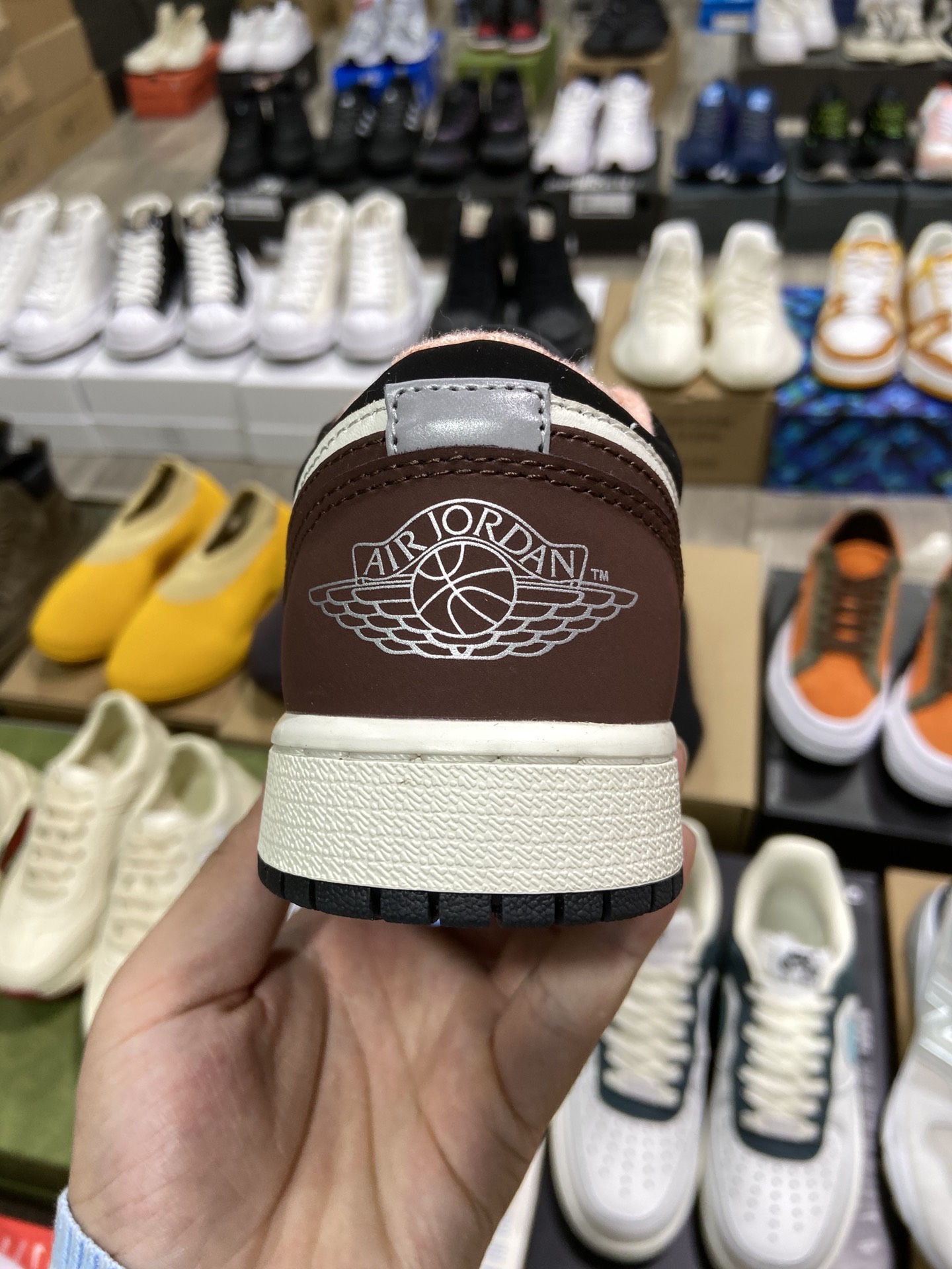 200 乔丹Air Jordan 1 Low “Mocha Brown” 小倒钩 DC6991-200
